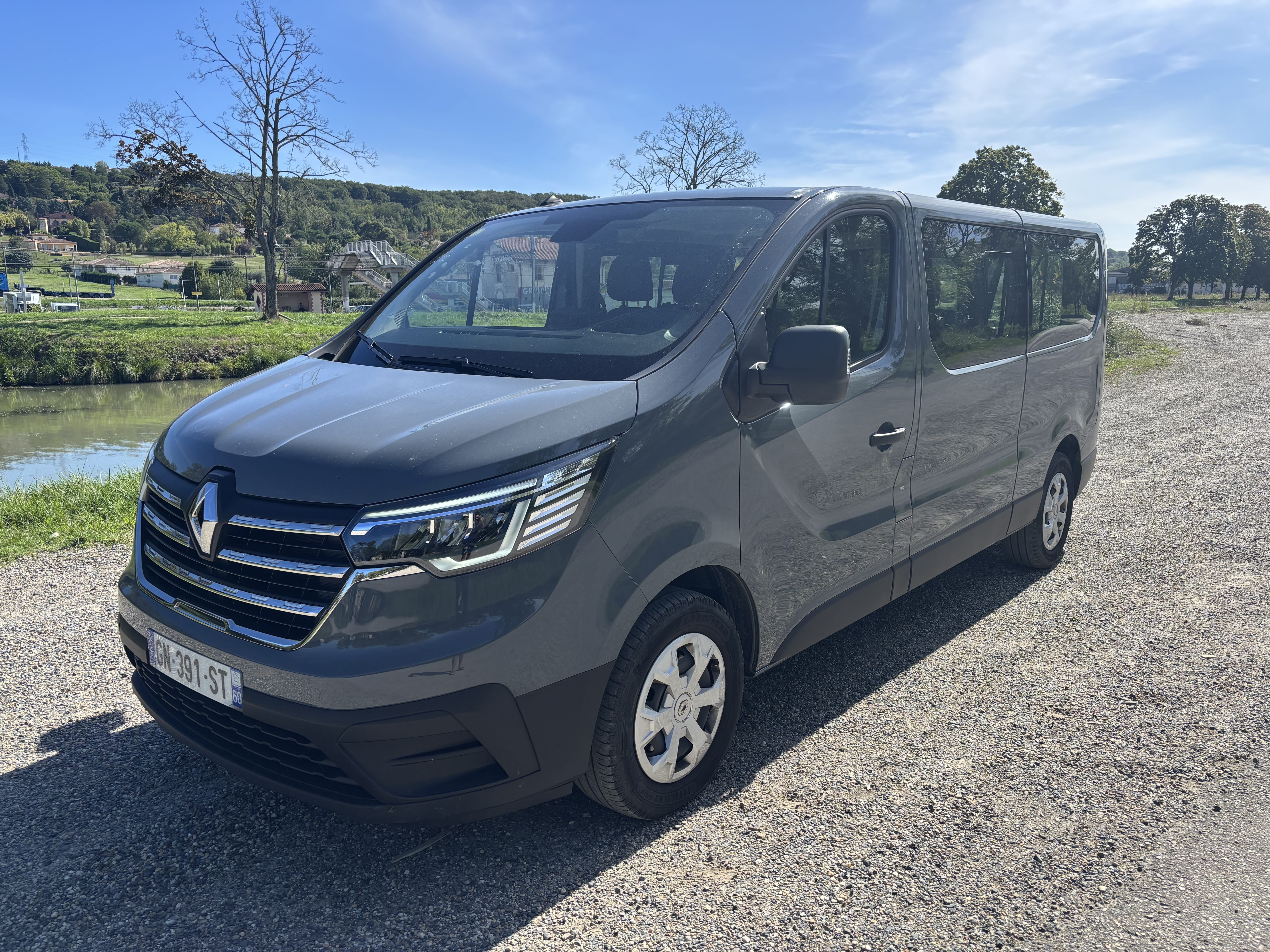 Renault Trafic Passenger 9 places - AEROPORT TOULOUSE-BLAGNAC, 2023, Diesel, 9 places et plus