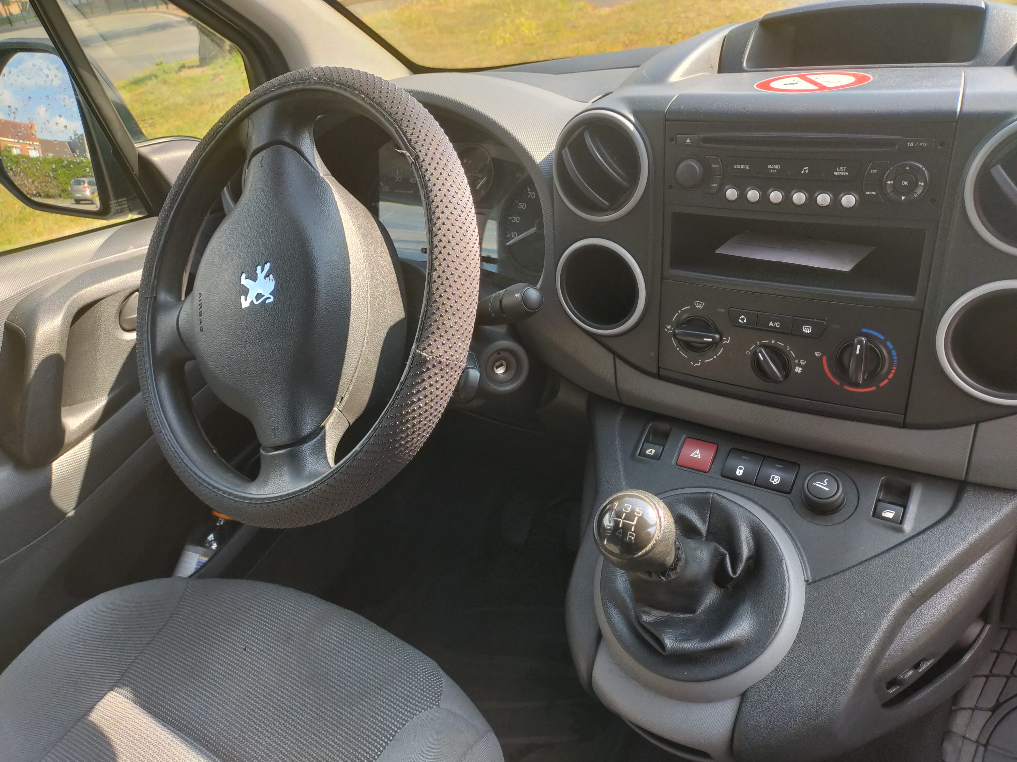 Peugeot Partner 1.6 HDI avec Attelage