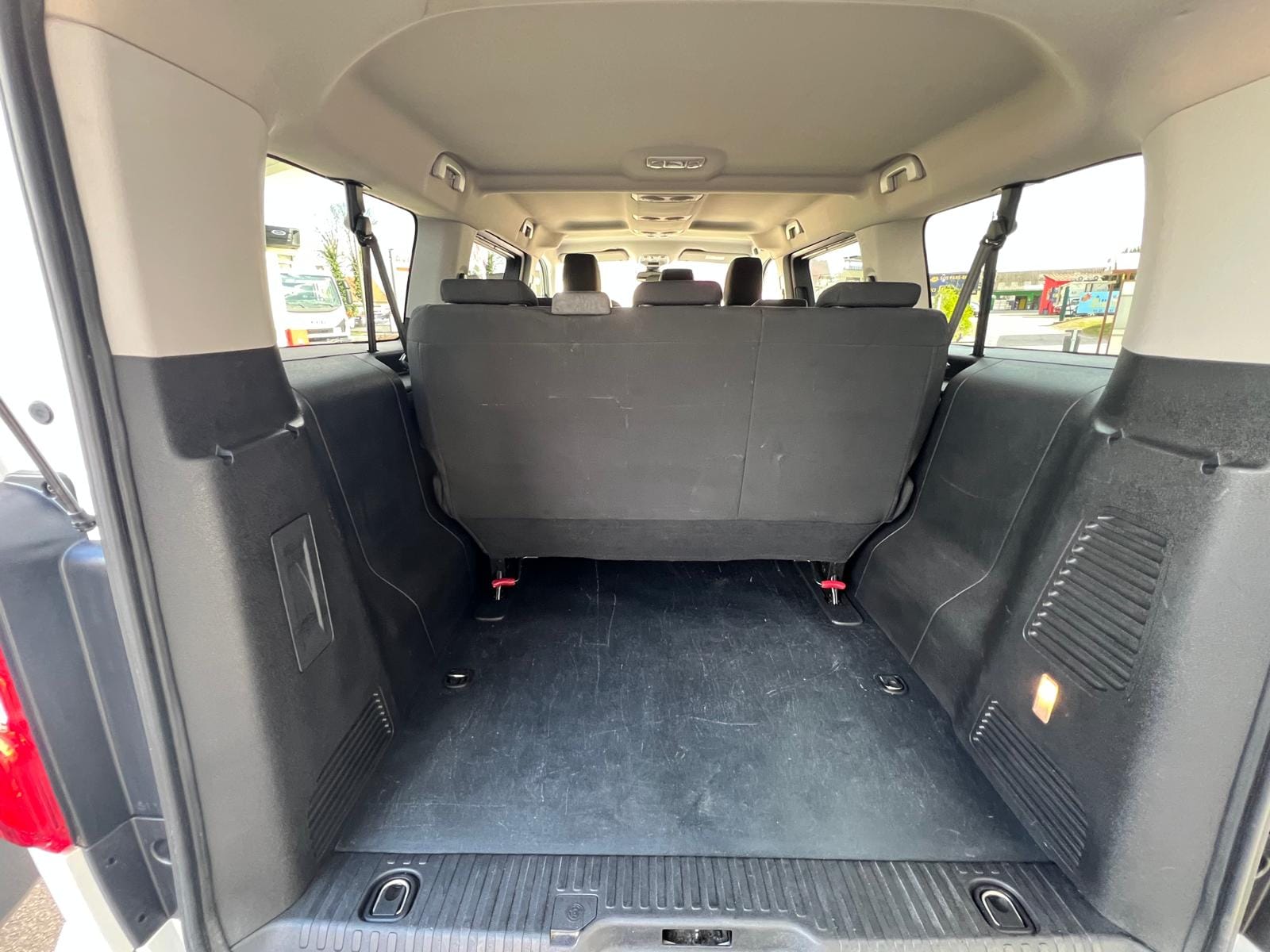 Peugeot Traveller Business