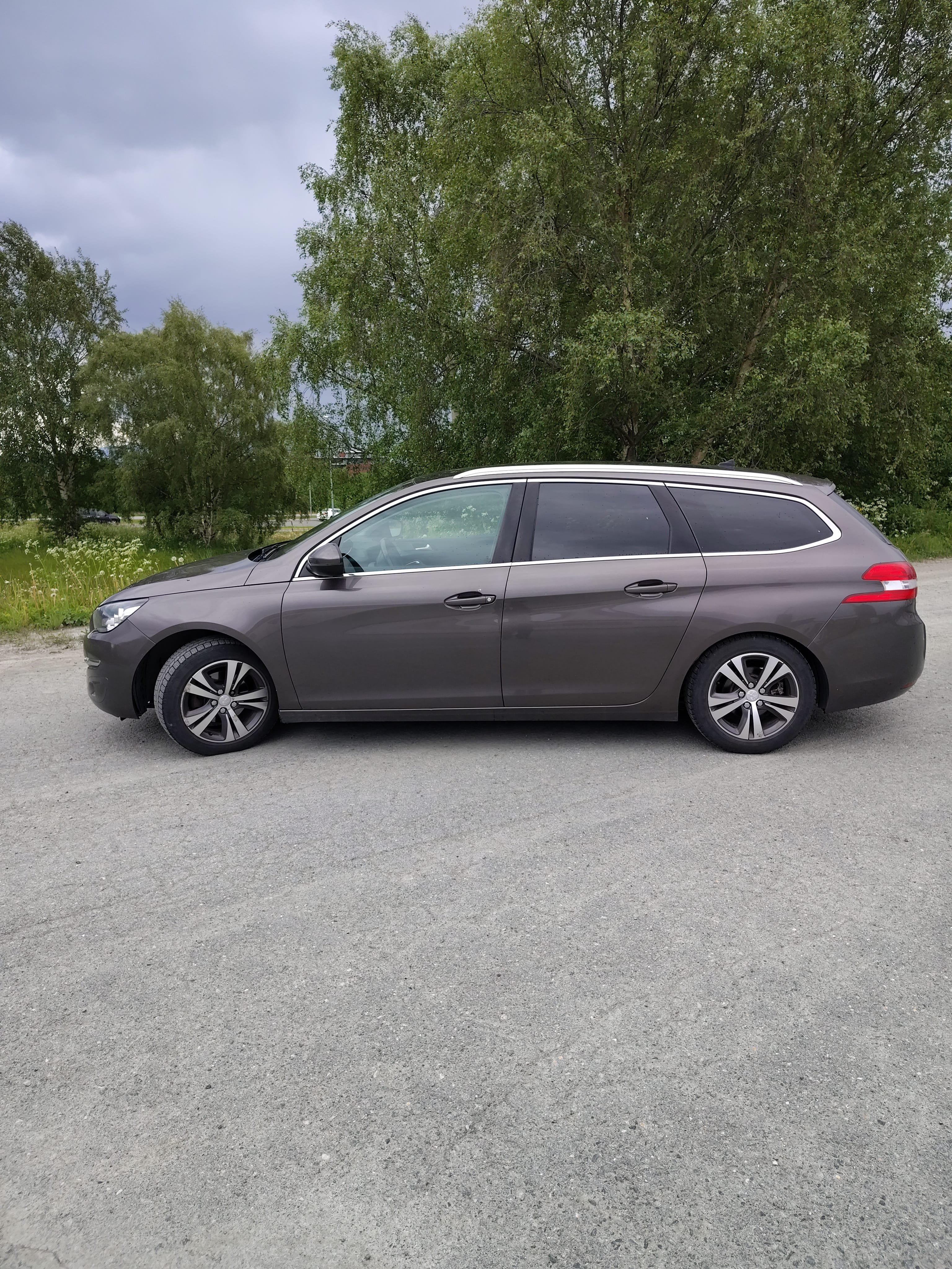 Peugeot 308 SW Romslig stasjonsvogn med Aircondition
