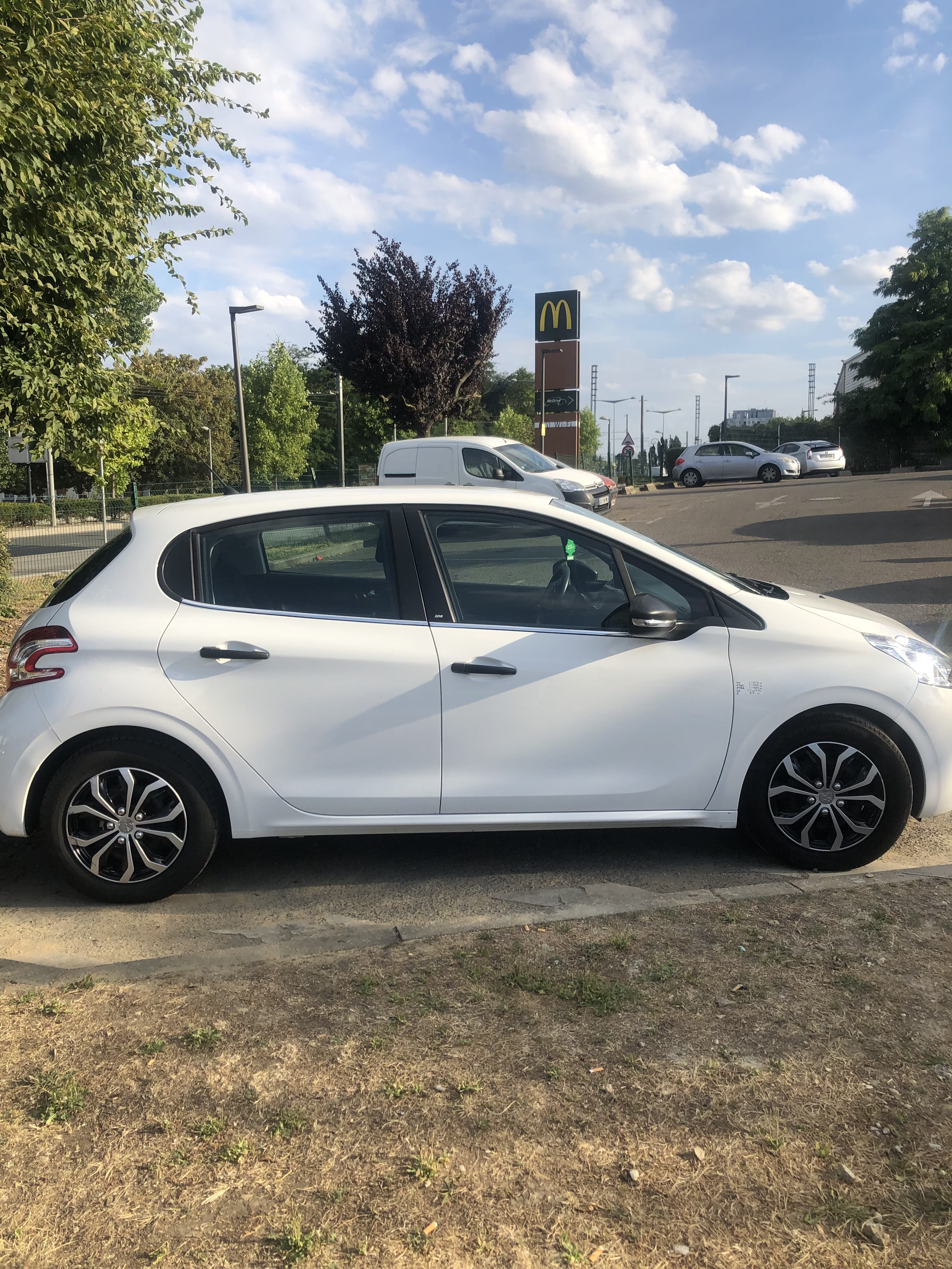 Peugeot 208 avec Régulateur de vitesse