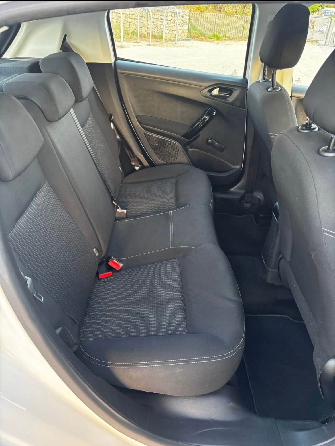 Peugeot 2008 avec Accessible fauteuil roulant