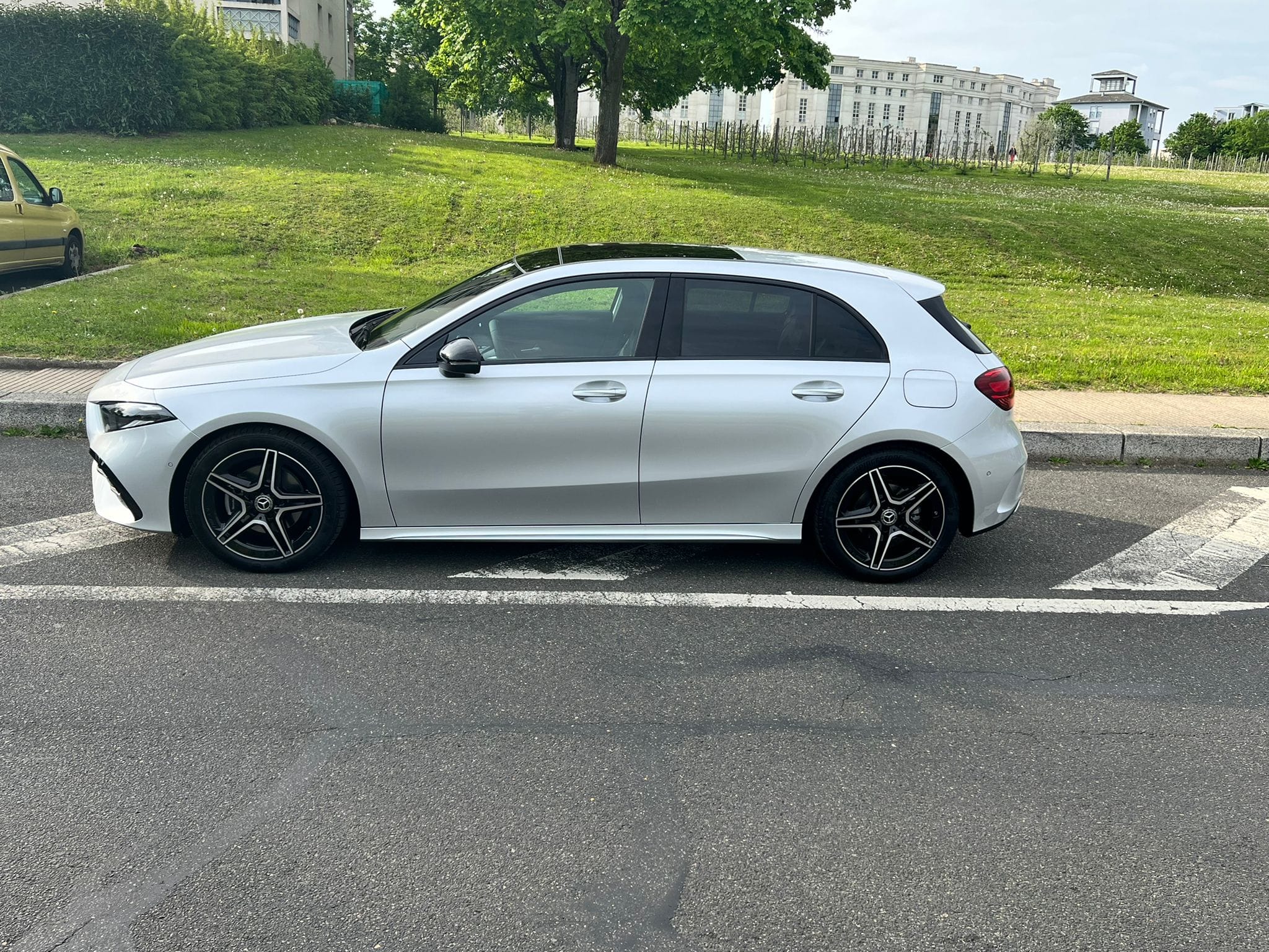 Mercedes Classe A Finition AMG Line avec Climatisation