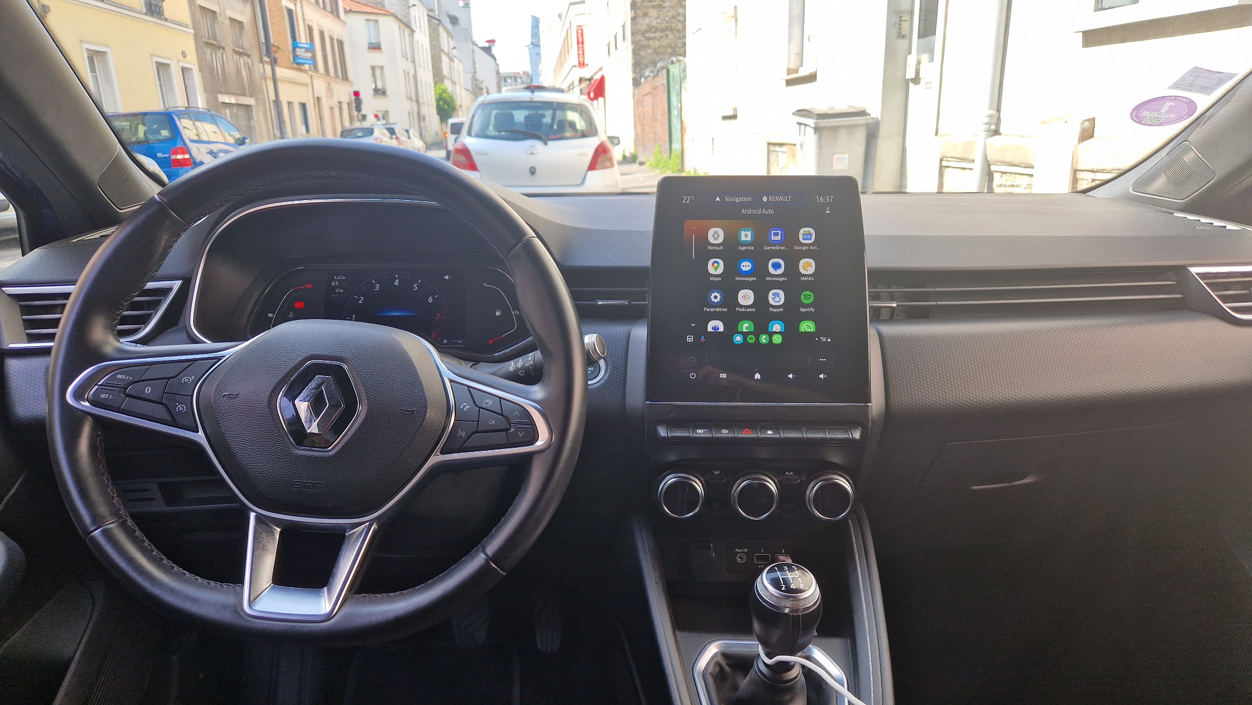 Renault Clio avec Siège bébé