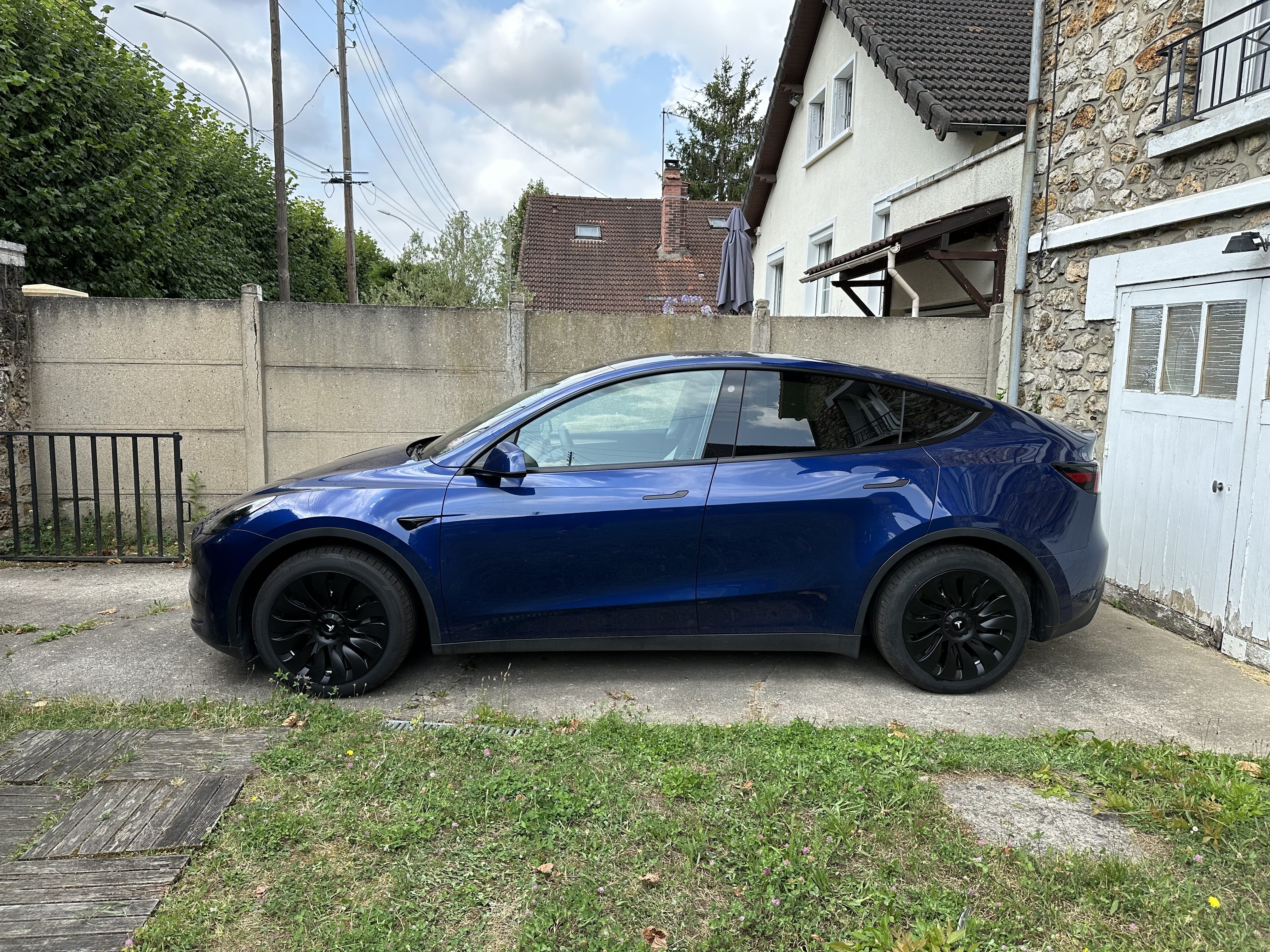 Tesla Model Y Standard Range avec Climatisation