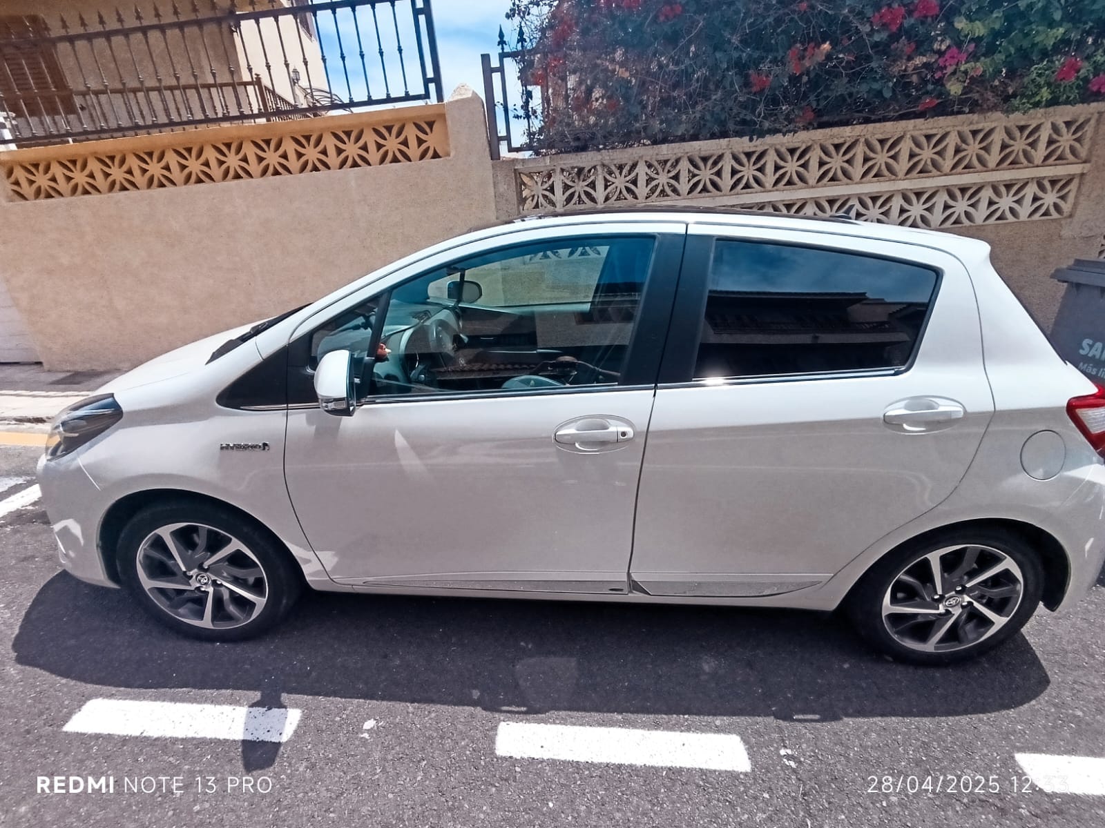 Toyota Yaris Híbrido con Aire acondicionado