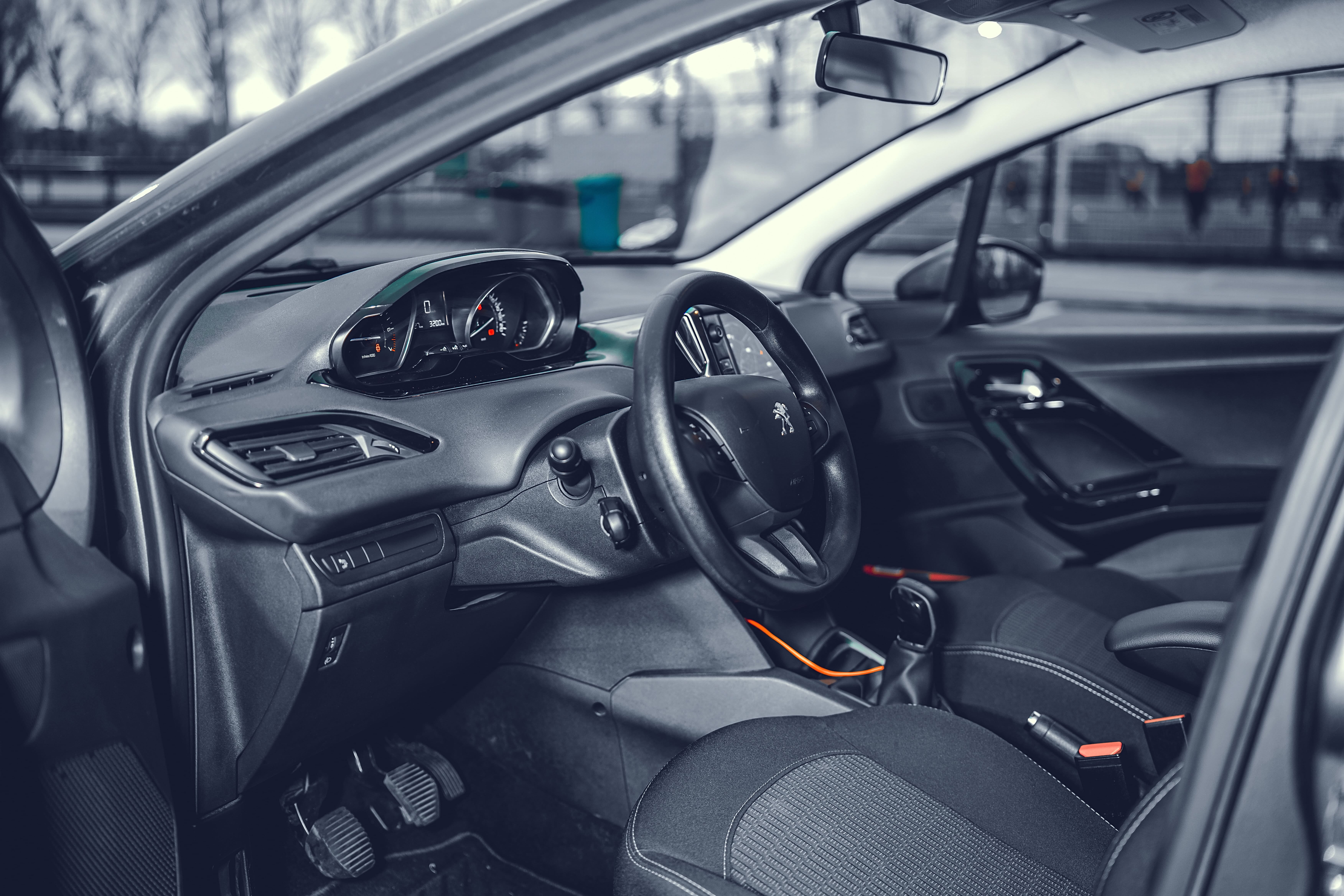 Peugeot 208 with Android Auto