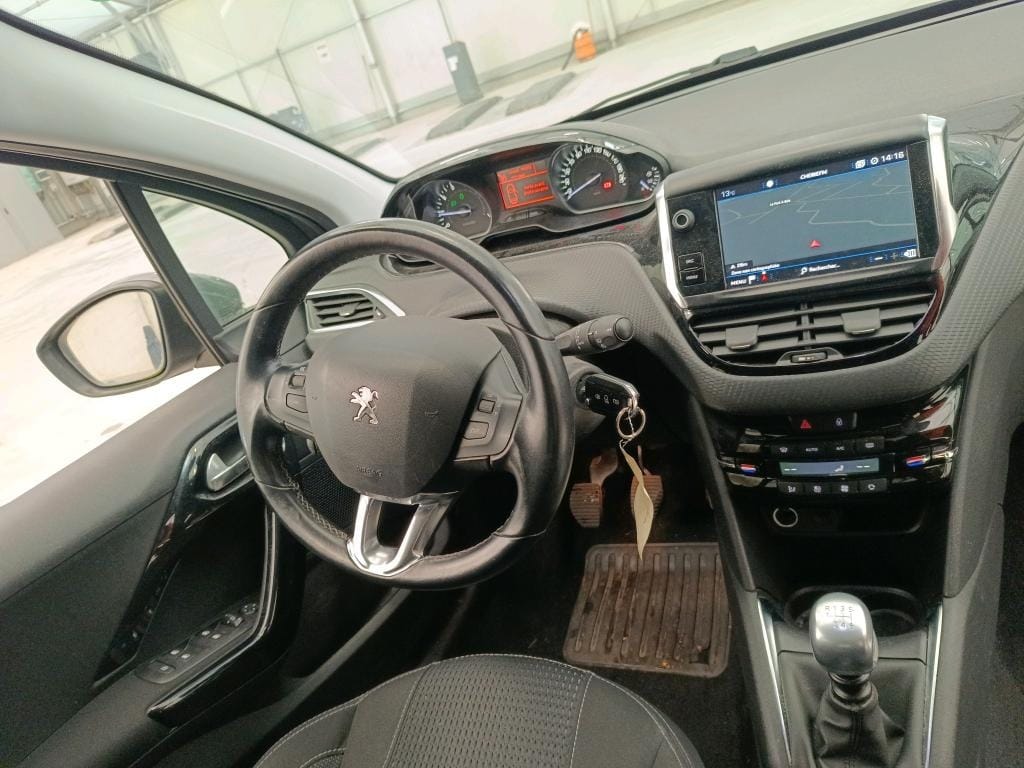 Peugeot 208 avec GPS
