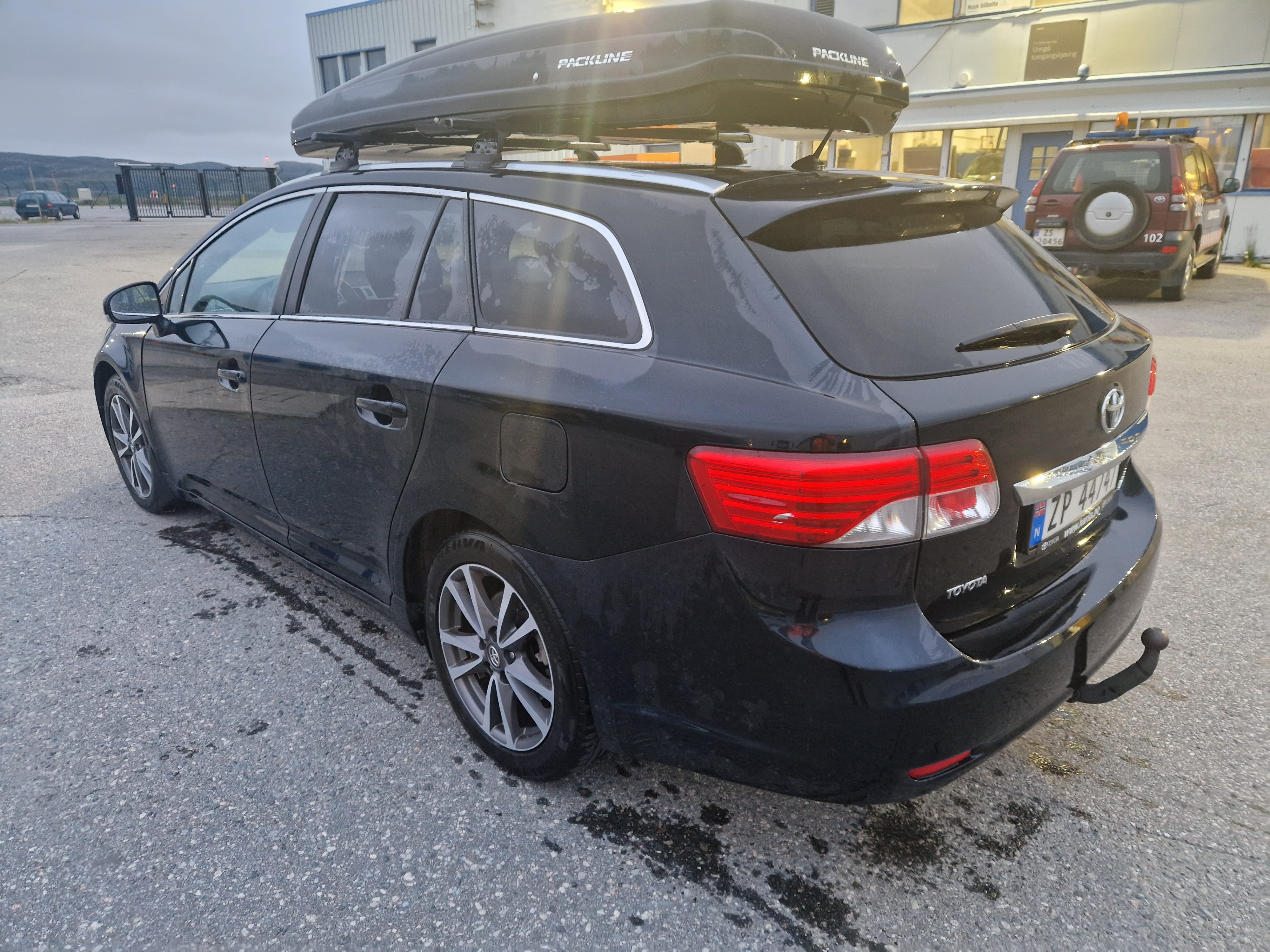 Toyota Avensis med Skiboks