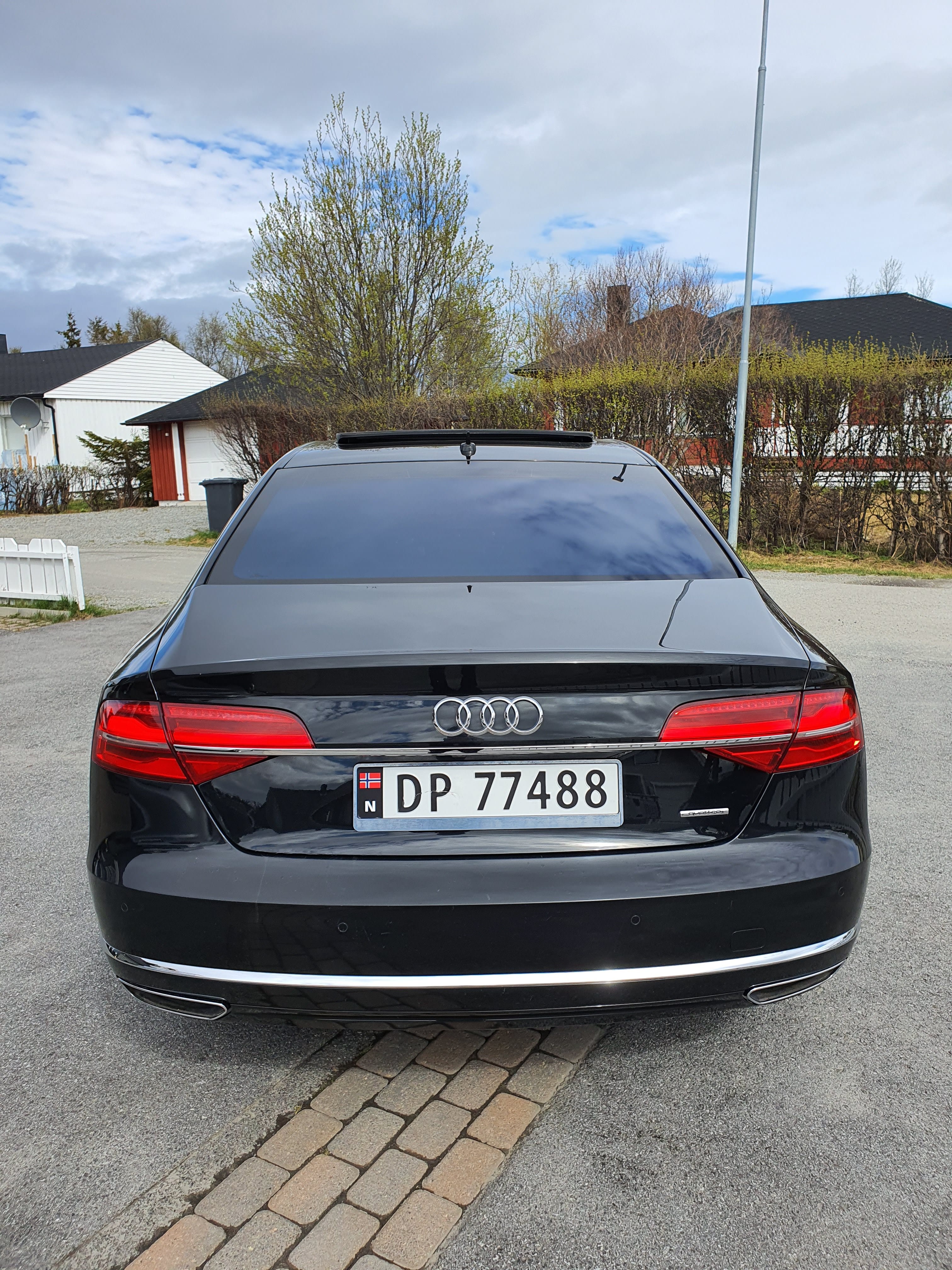 Audi A8 L V6 3,0 Limousine med GPS
