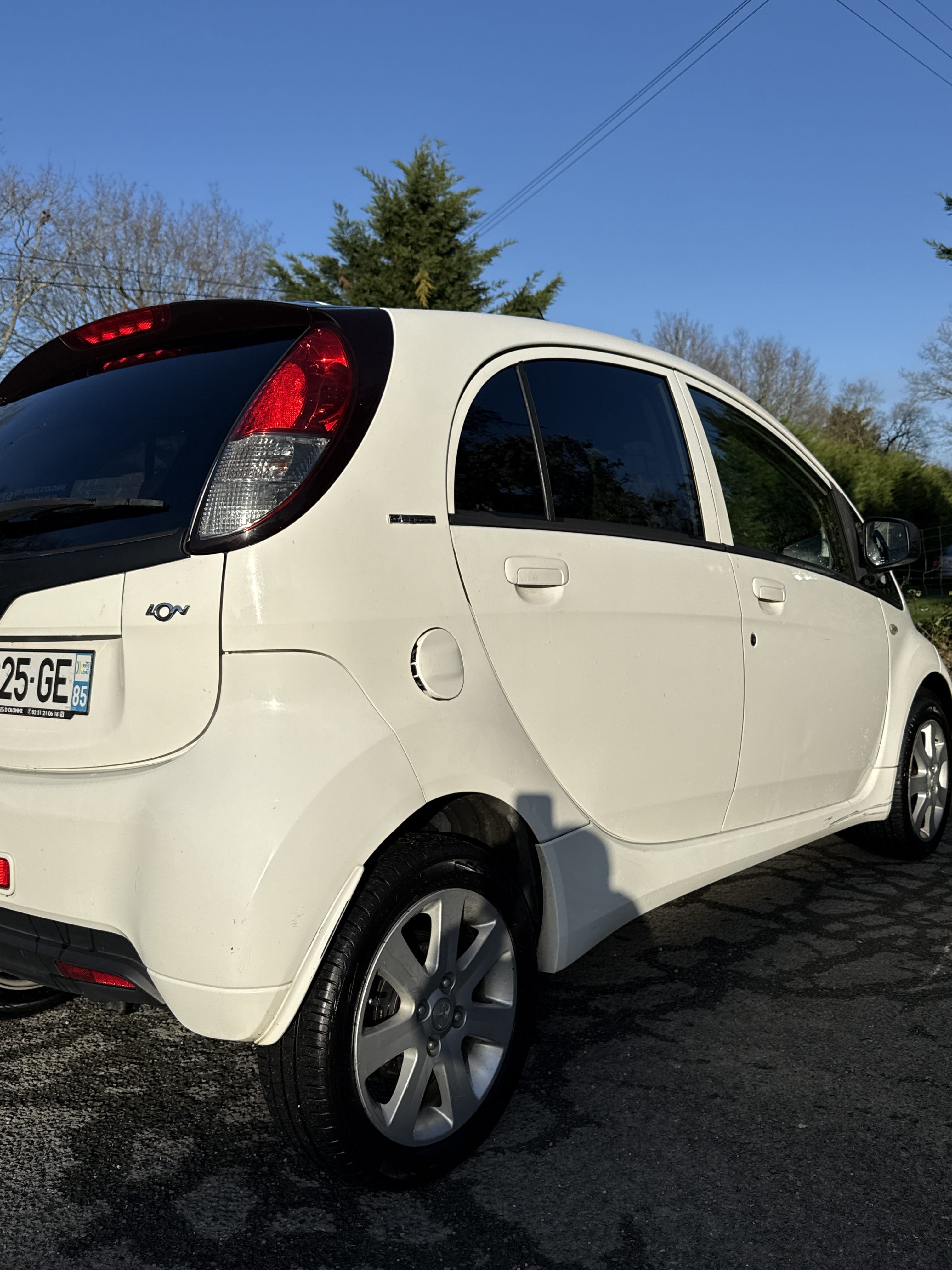 Peugeot iOn avec Siège bébé