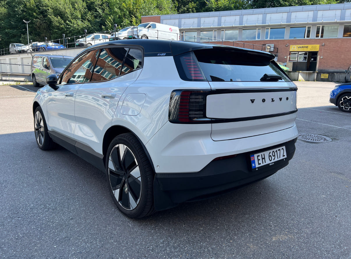 Volvo EX30 Single Twin performance ultra mit Navigationsgerät