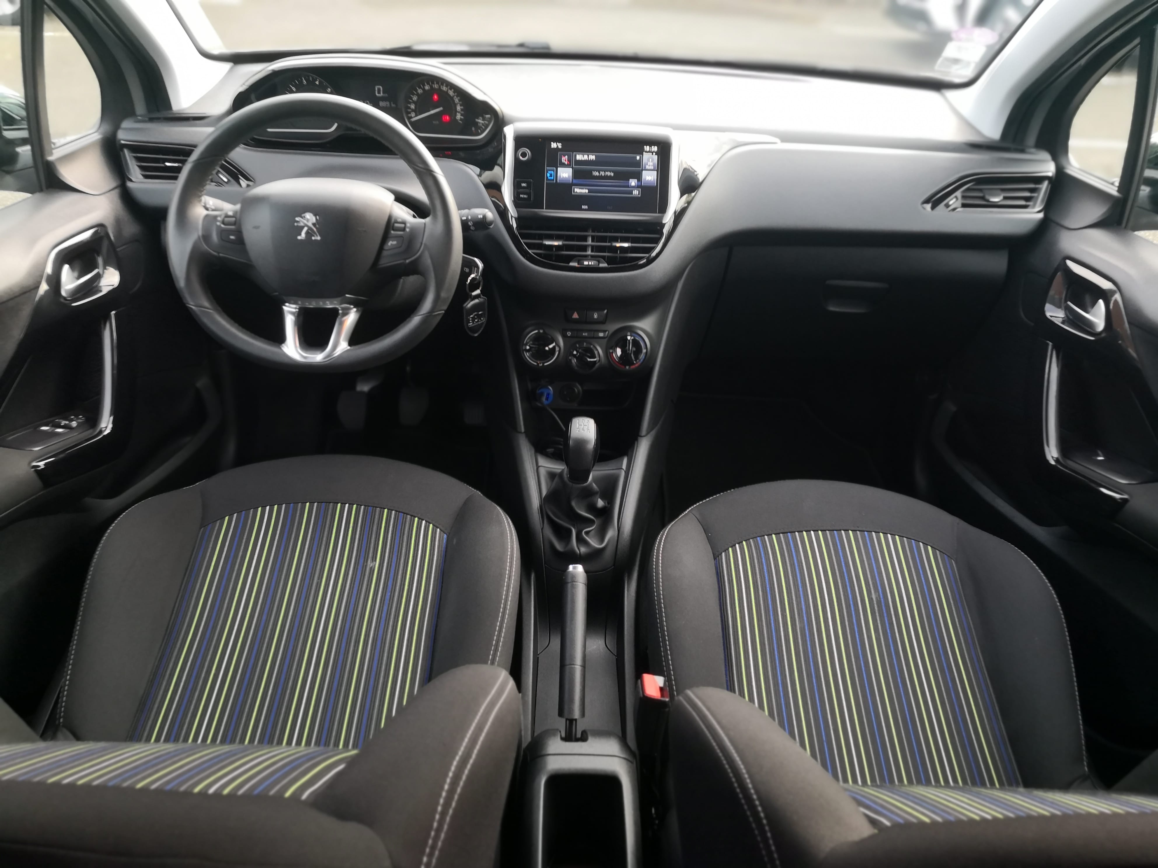 Peugeot 208 5 Portes avec Audio Bluetooth