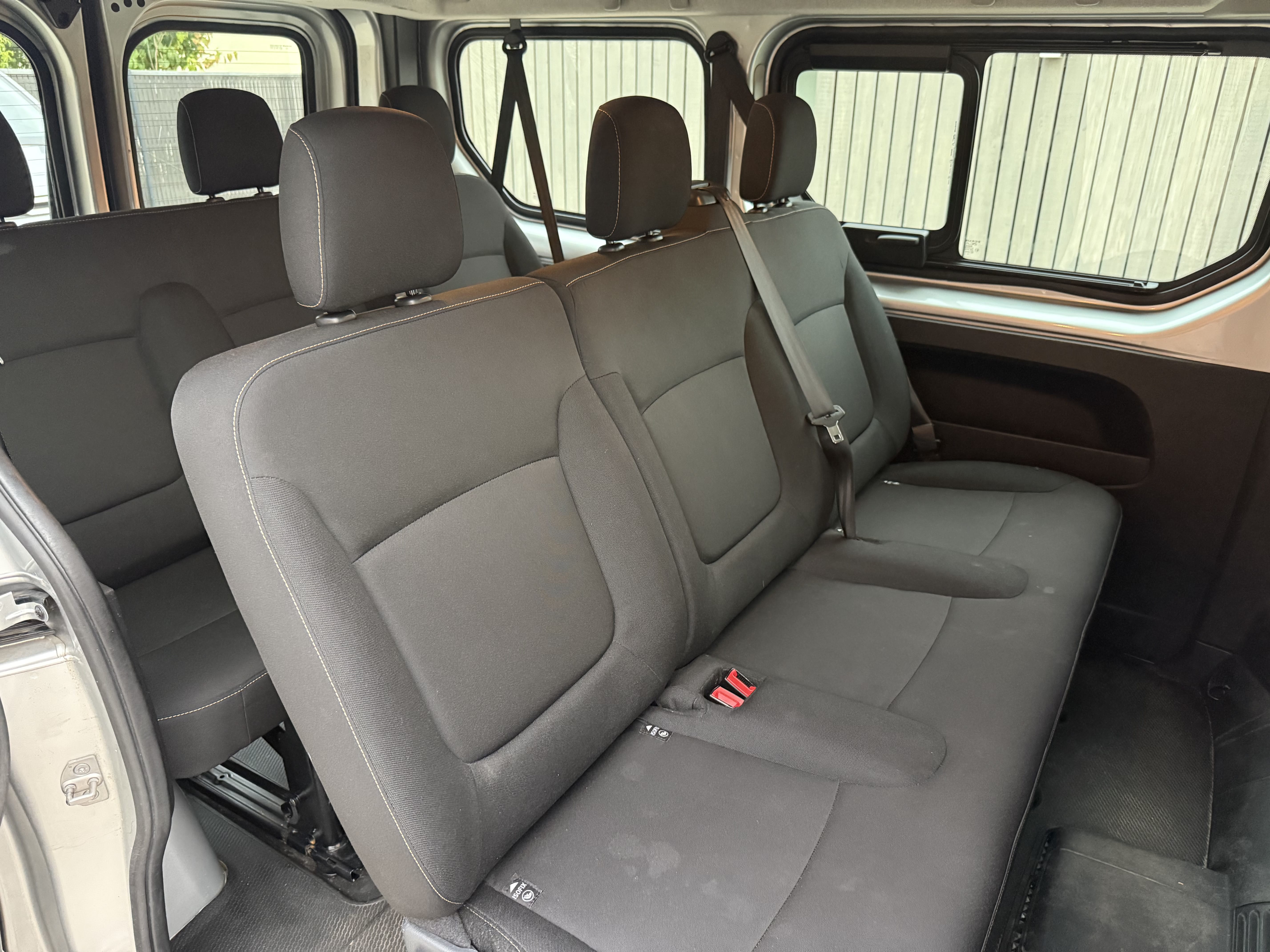 Renault Trafic Passenger 125ch 9 places GPS (vignette suisse 2025) avec Entrée audio / iPod