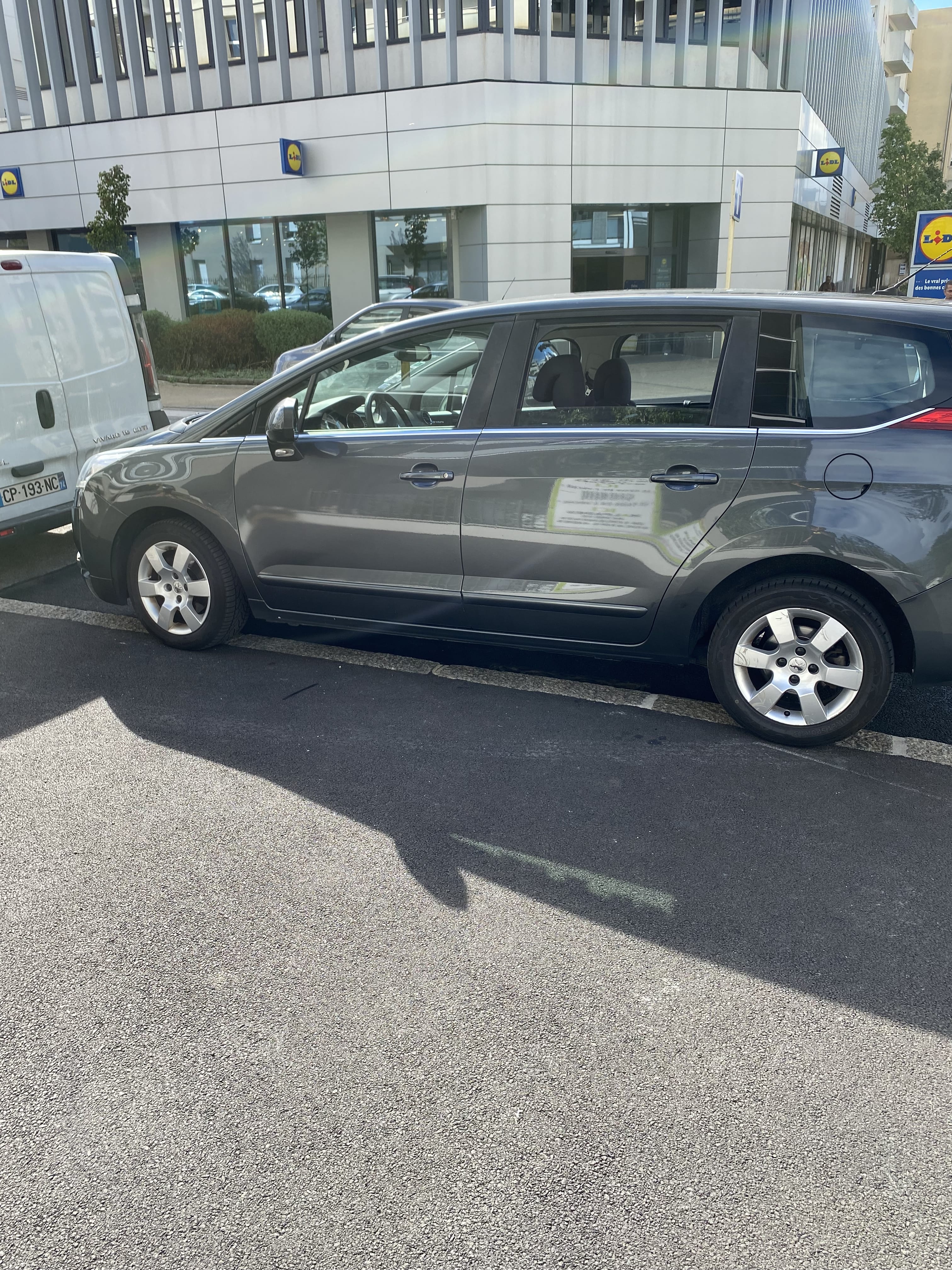 Peugeot 5008 avec Climatisation