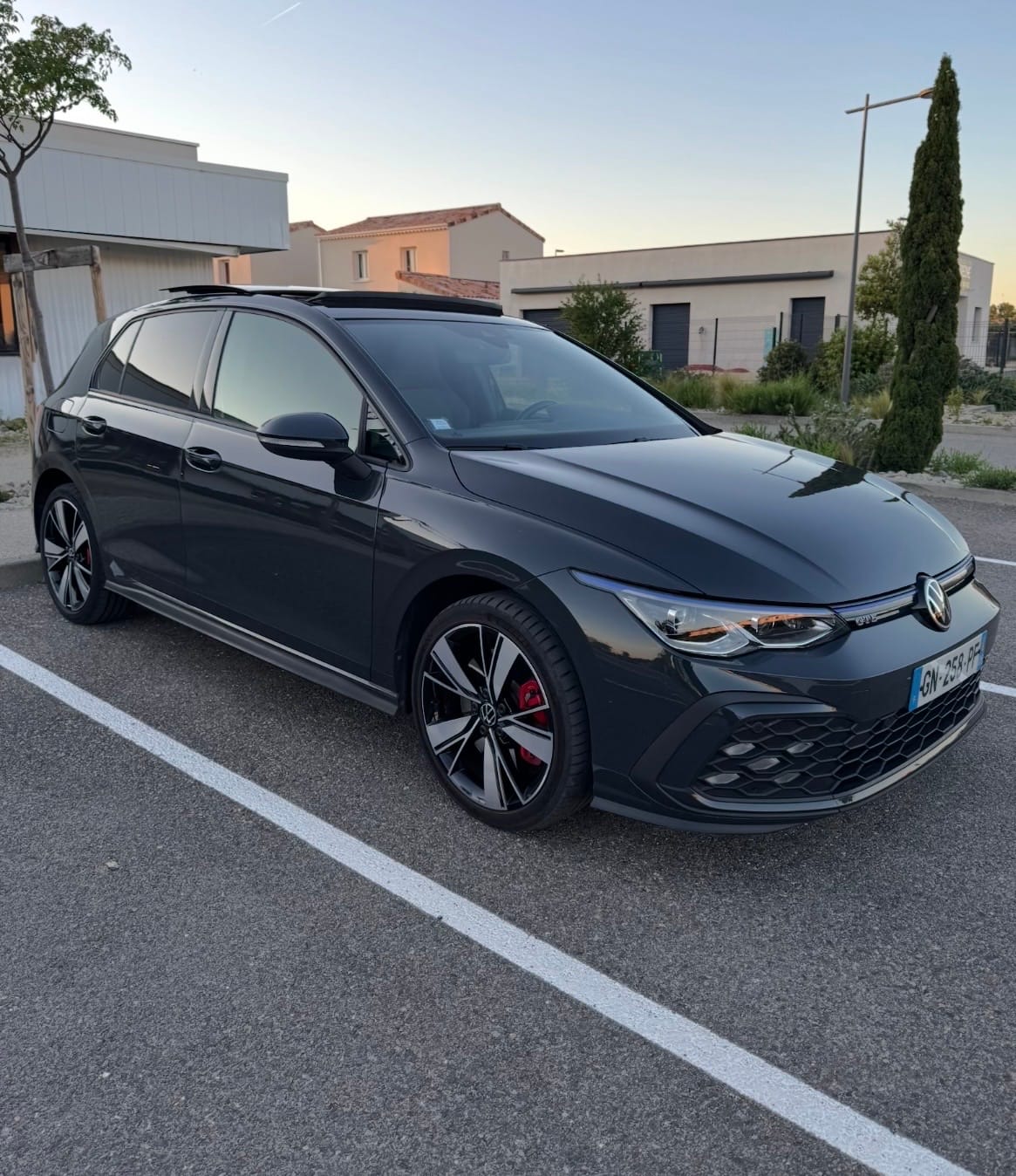 Volkswagen Golf, 2020, Essence 98 / Électrique (hybride), automatique