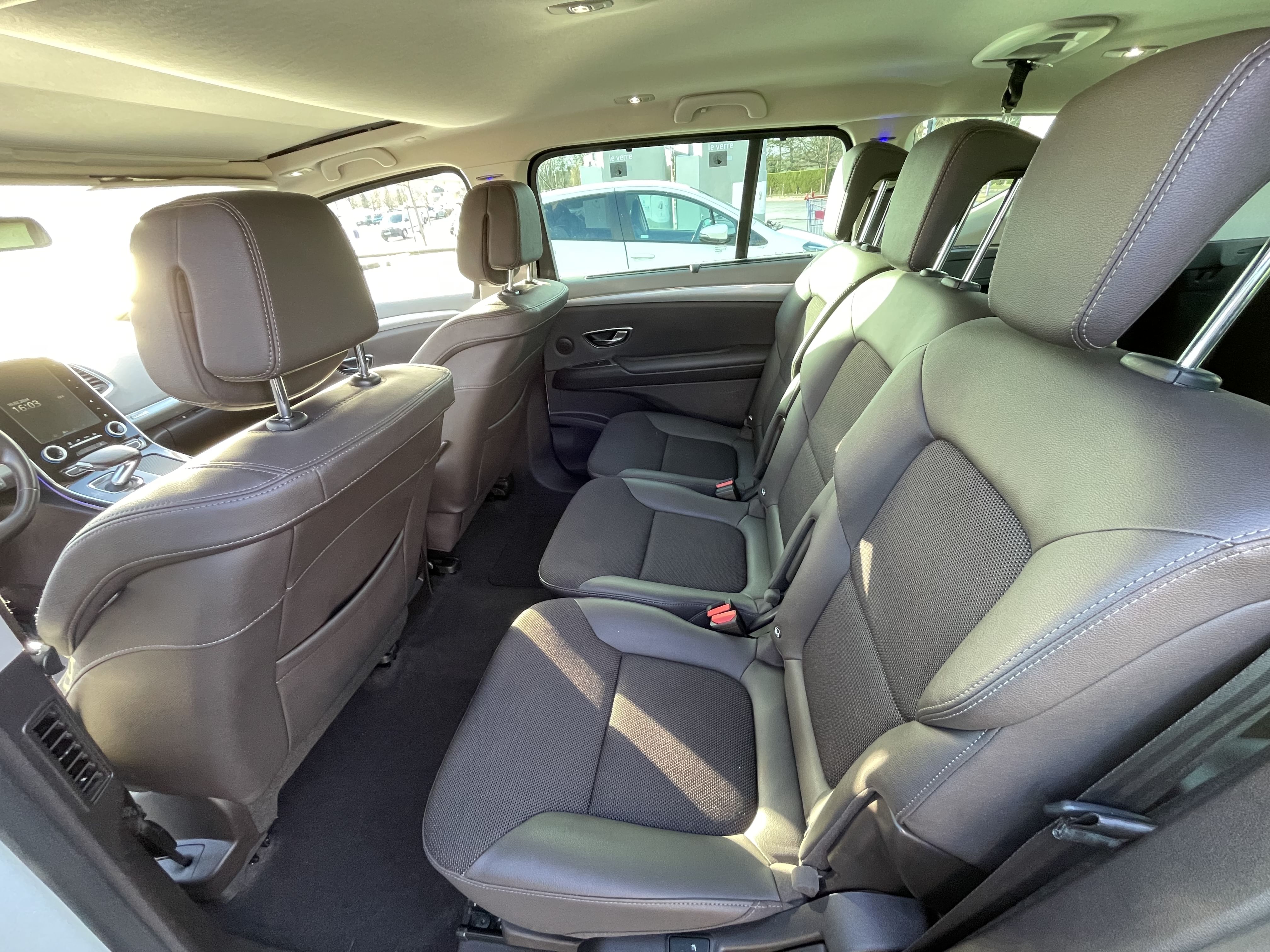 Renault Espace 7 places - Diesel - 160 cv avec Entrée audio / iPod