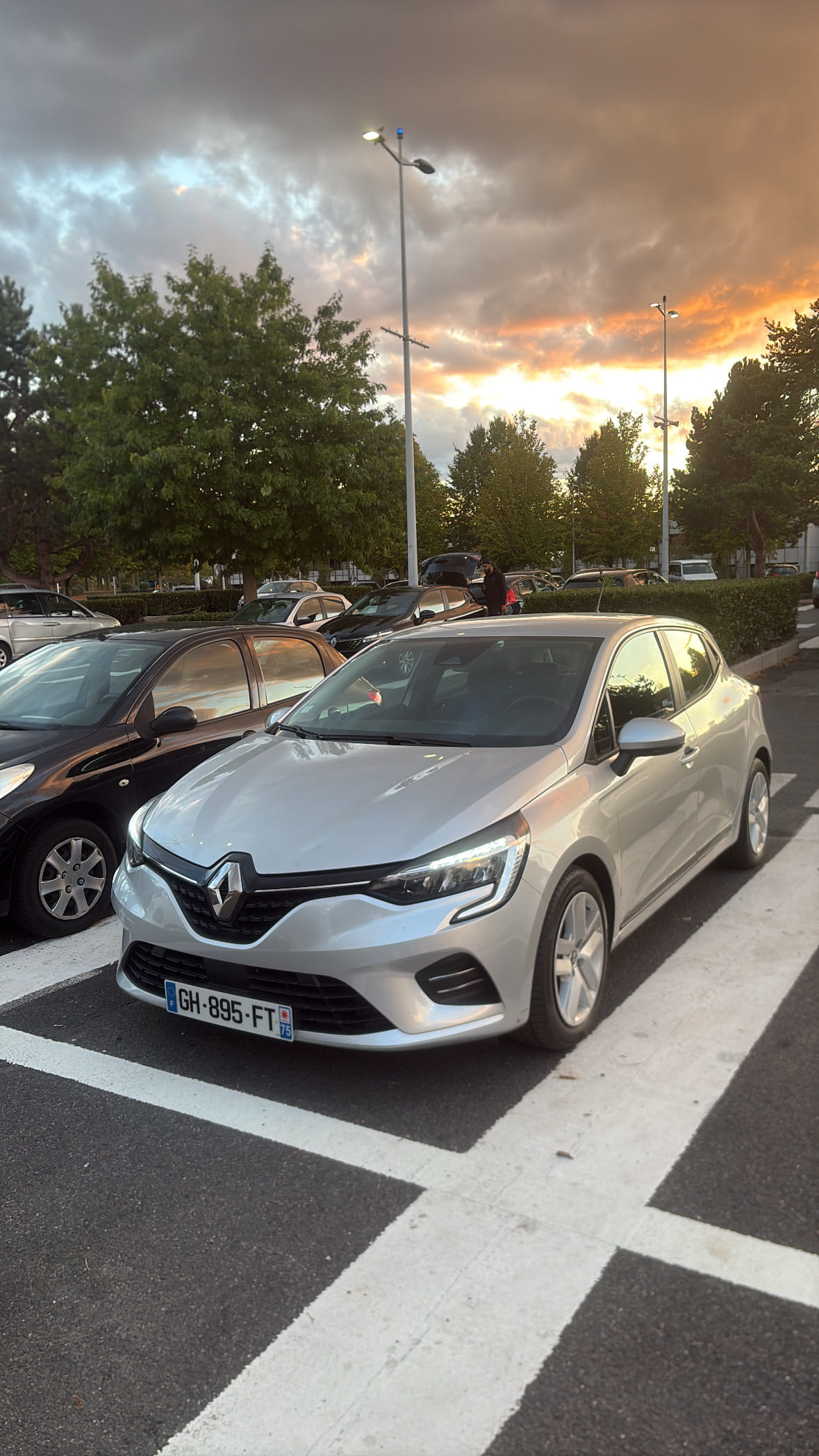 Renault Clio E-tech, 2022, Essence 98 / Électrique (hybride), automatique