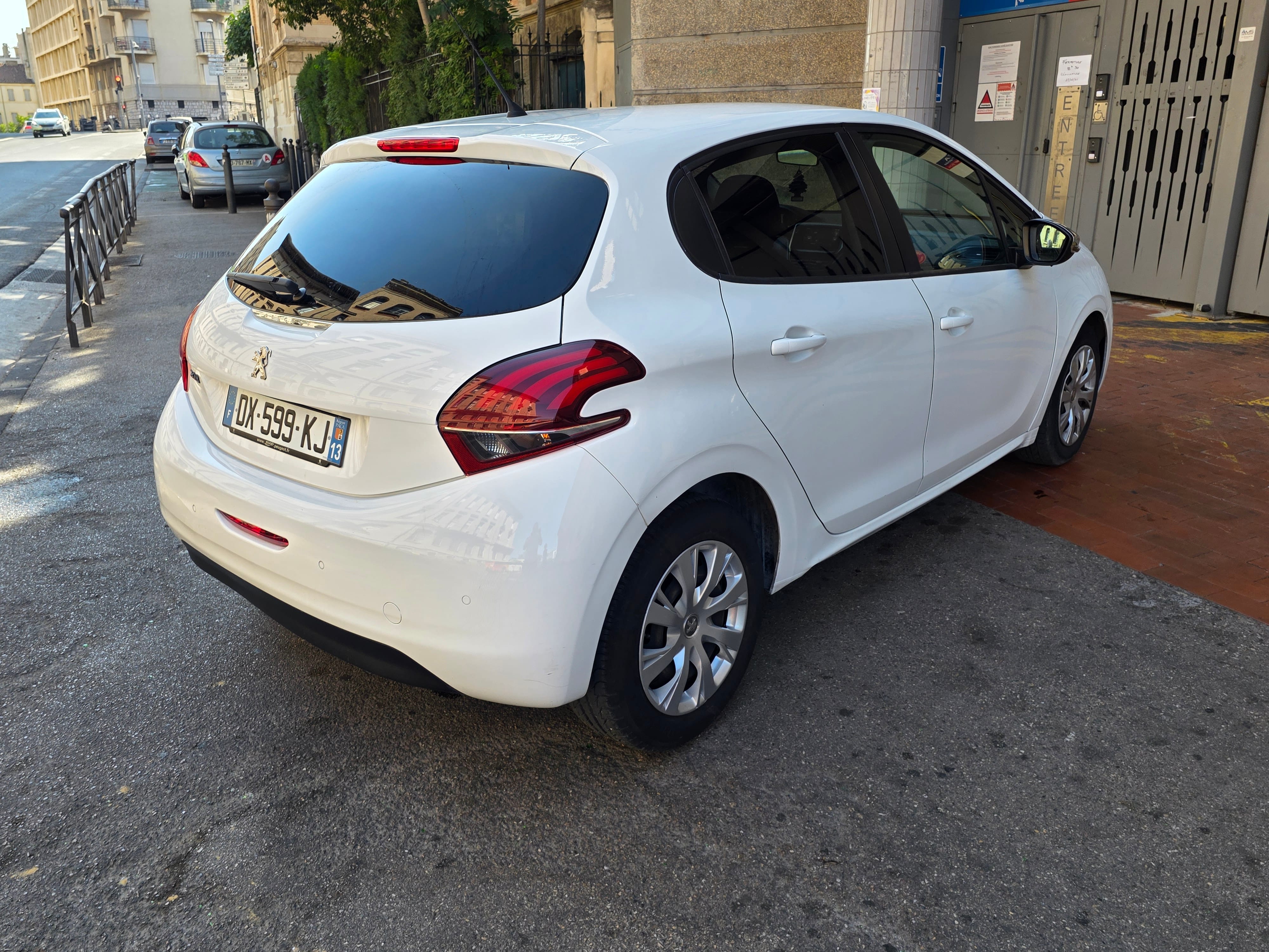 Peugeot 208 avec Climatisation