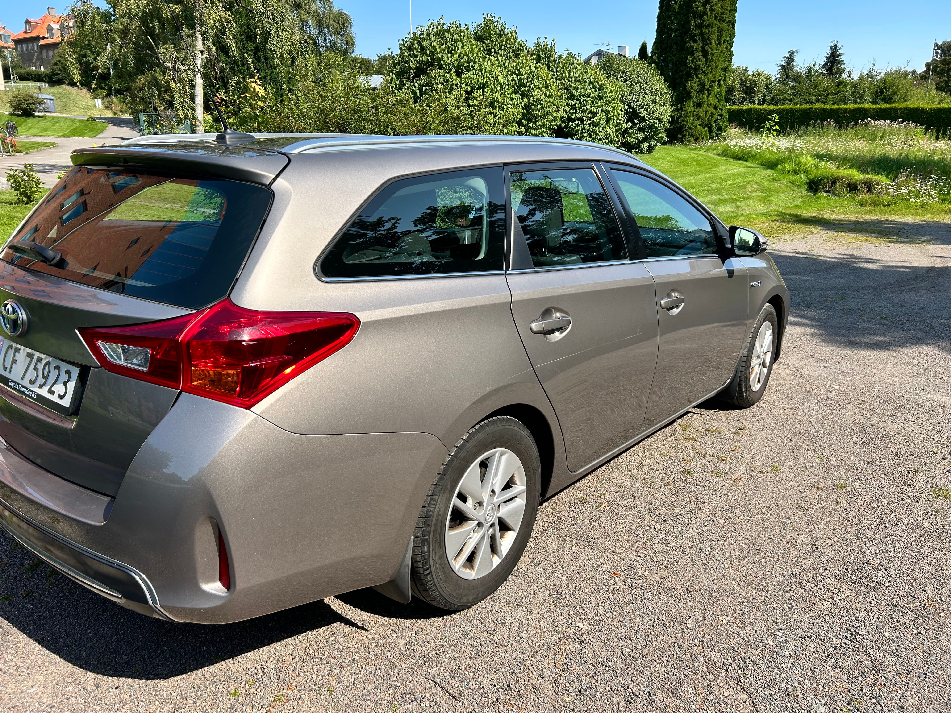 Toyota Auris Stasjonsvogn mit Navigationsgerät