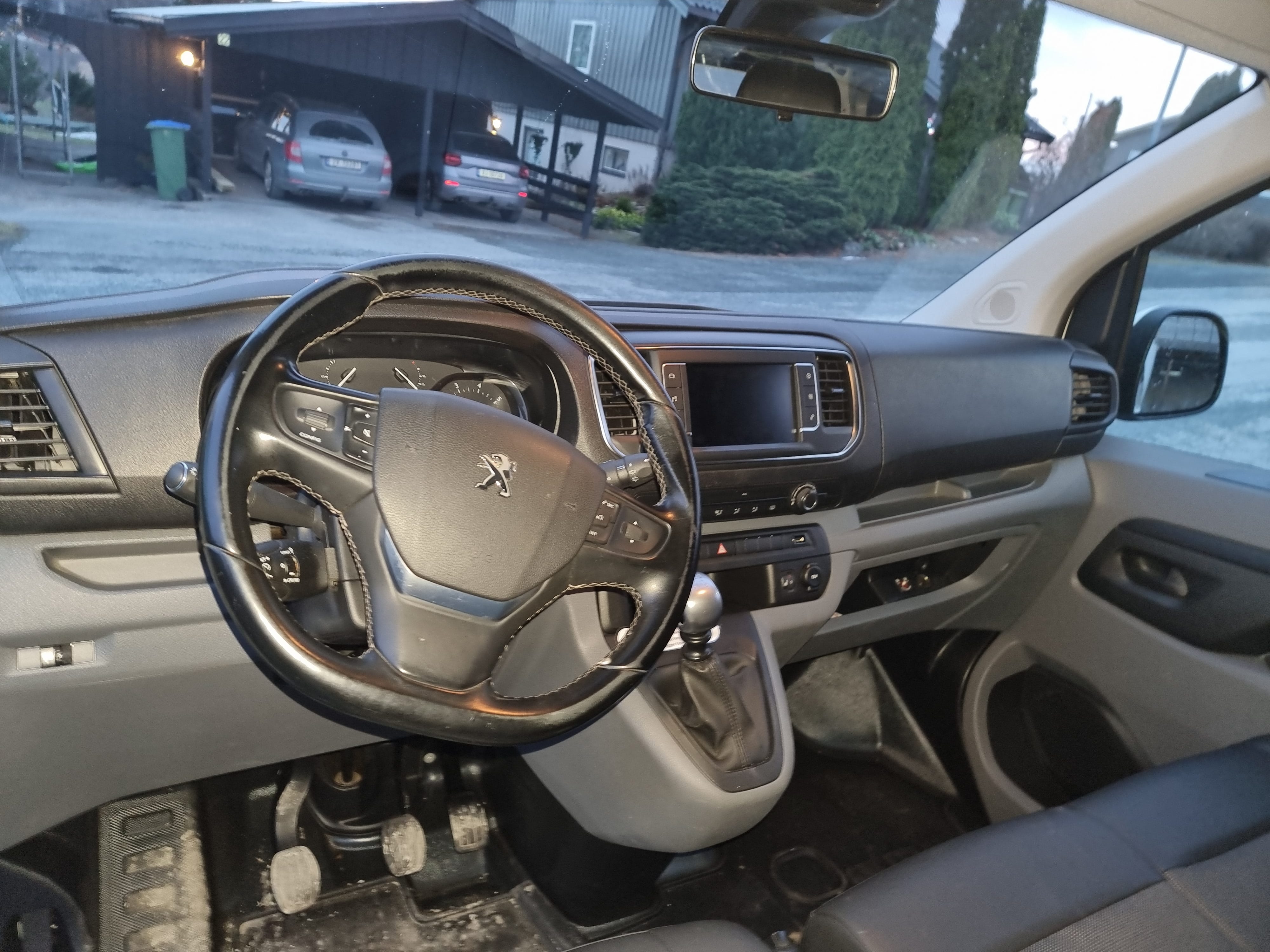 Peugeot Expert 150hk L3 2019 + Skaphenger med Bluetooth audio