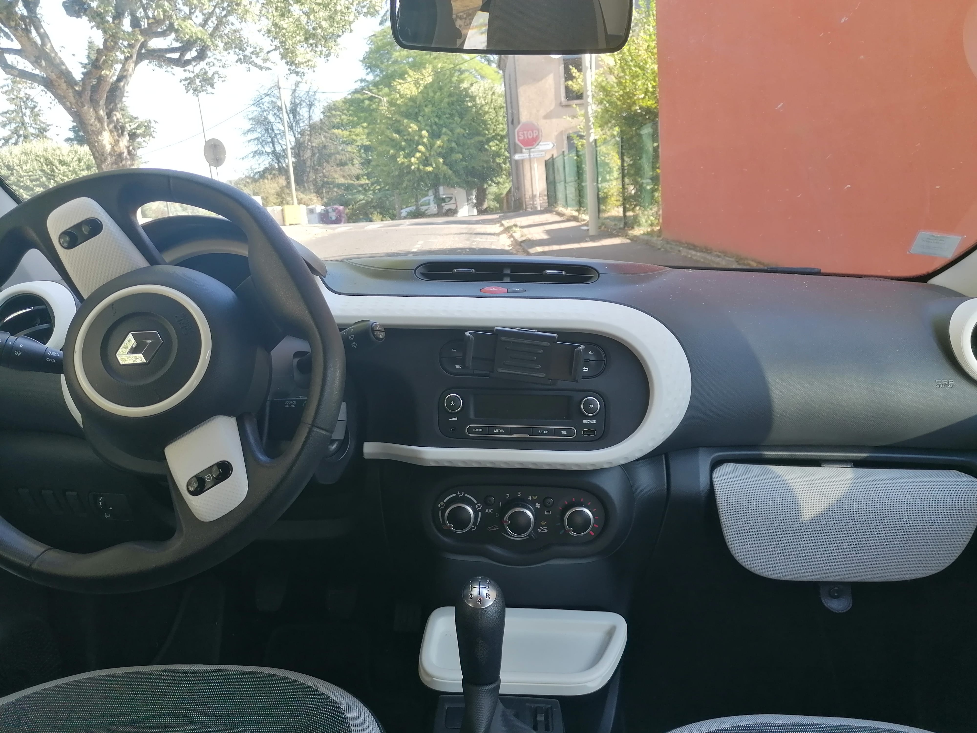 Renault Twingo avec Autoradio