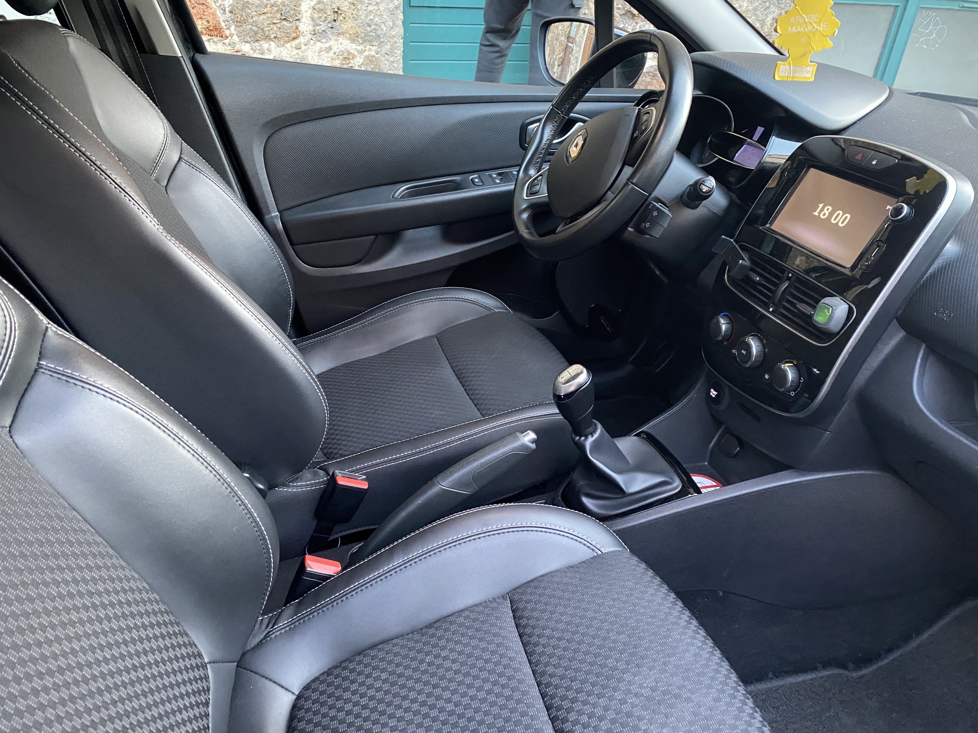 Renault Clio avec Entrée audio / iPod