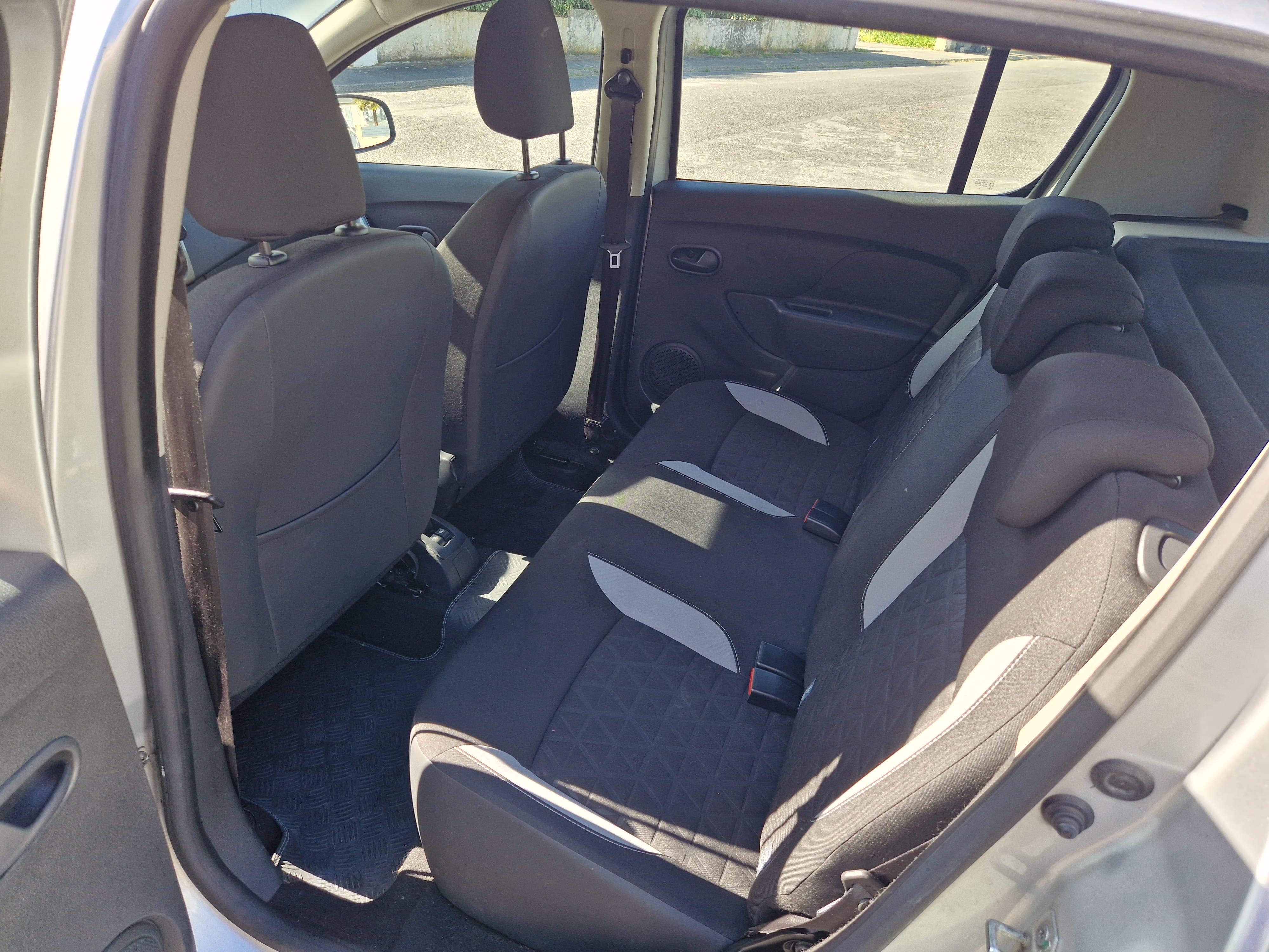 Dacia Sandero Stepway avec Entrée audio / iPod