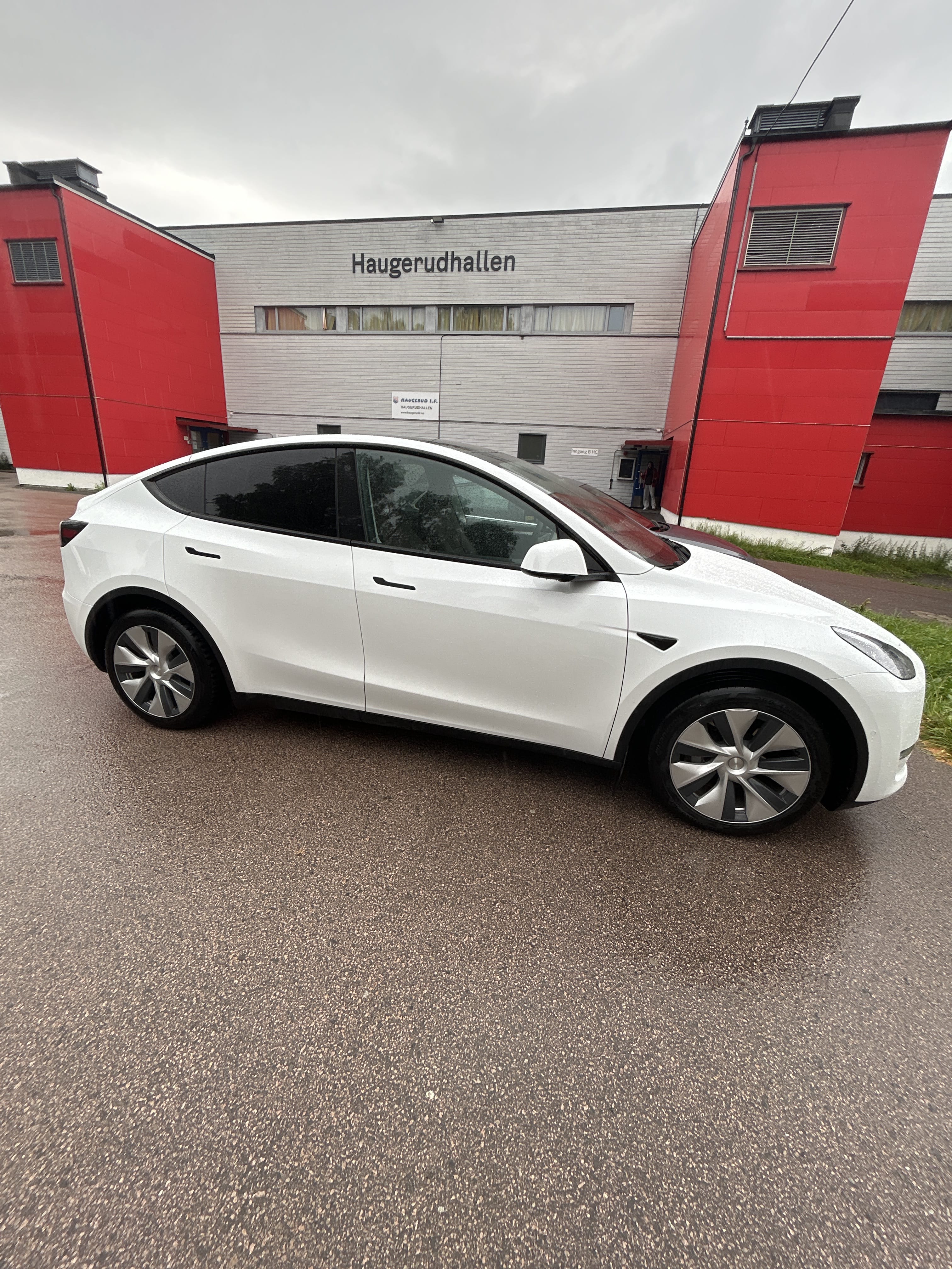 Tesla Model Y Long Range med Aircondition