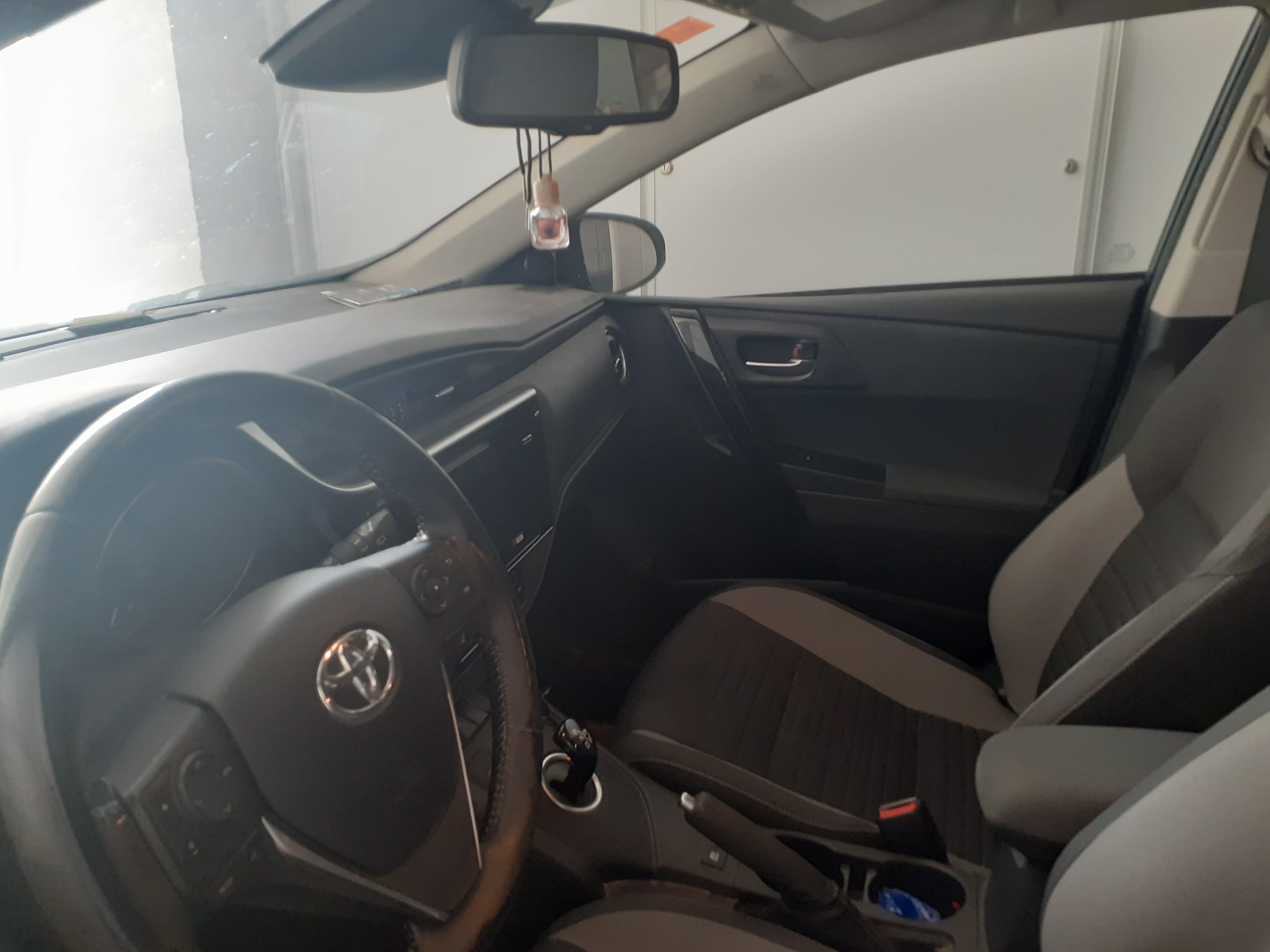 Toyota Auris con Silla infantil