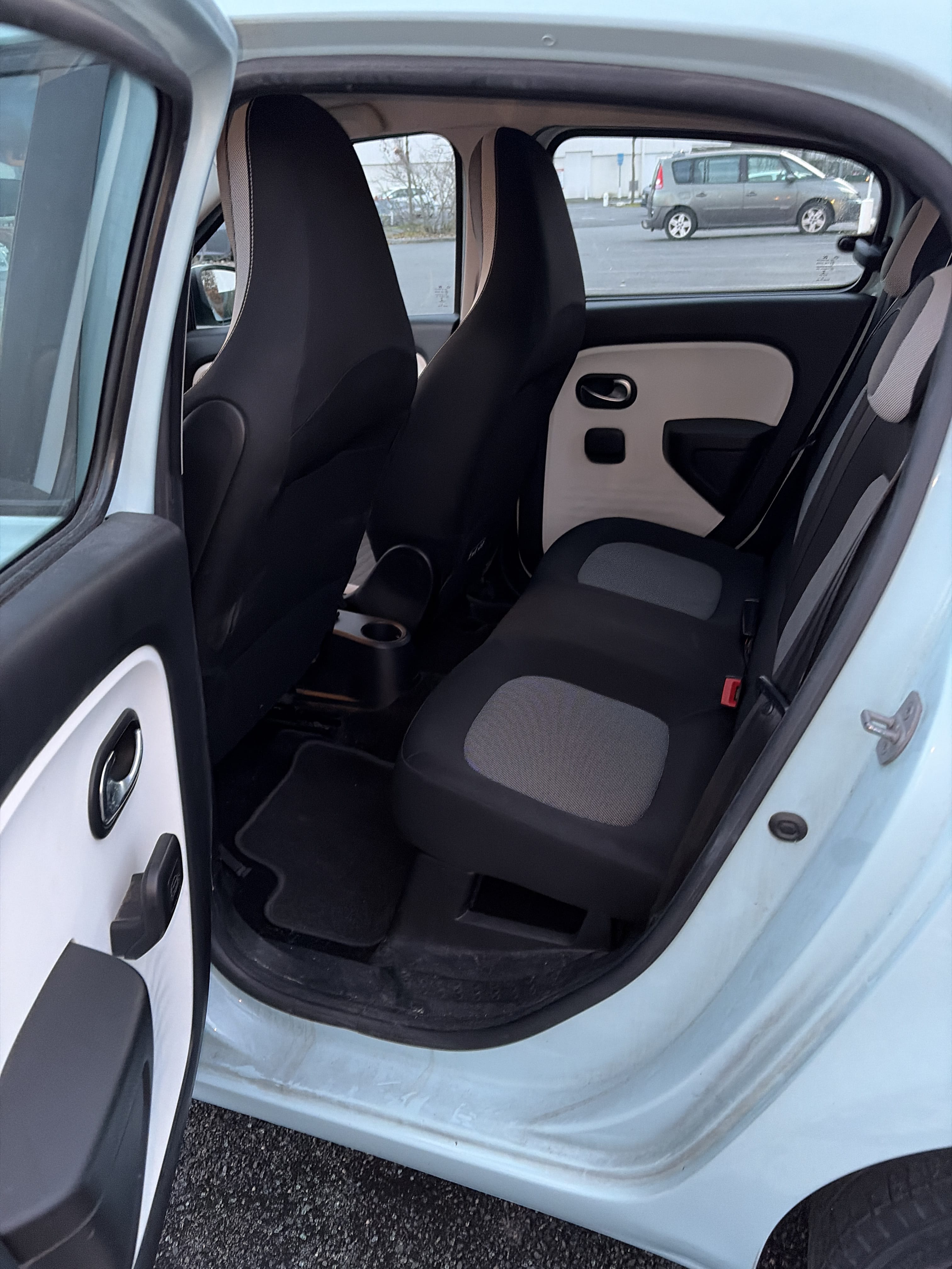 Renault Twingo III avec Entrée audio / iPod