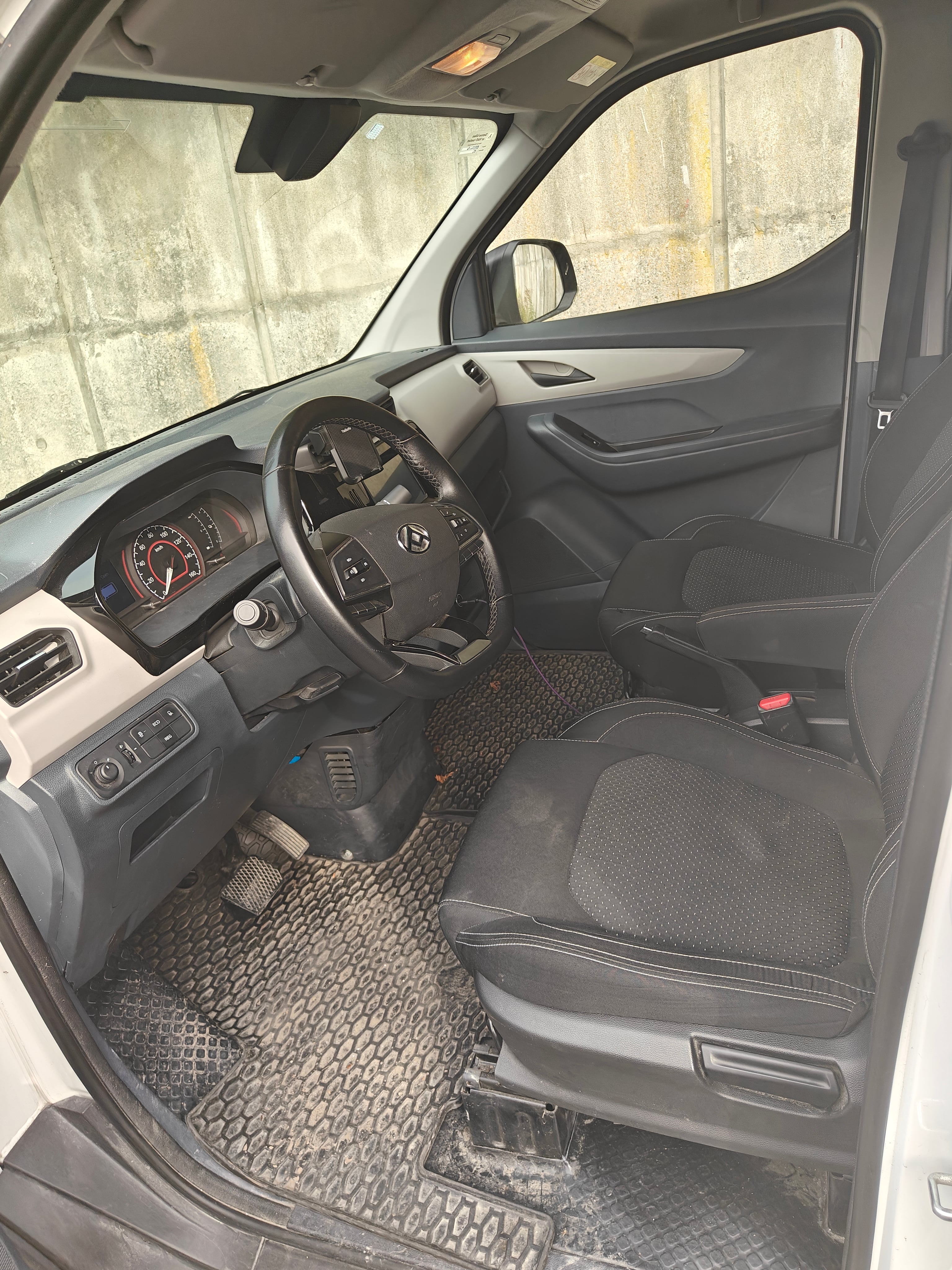 Maxus eDeliver 3 with Air conditioning