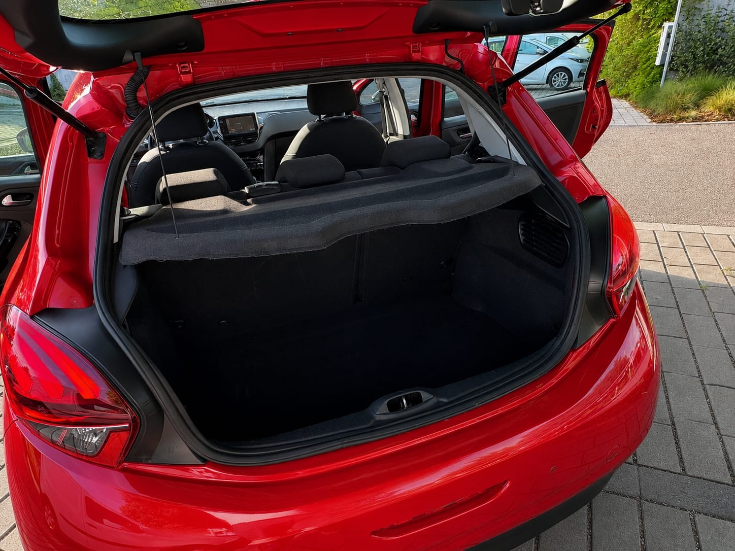Peugeot 208 Allure 110 ch Essence avec GPS