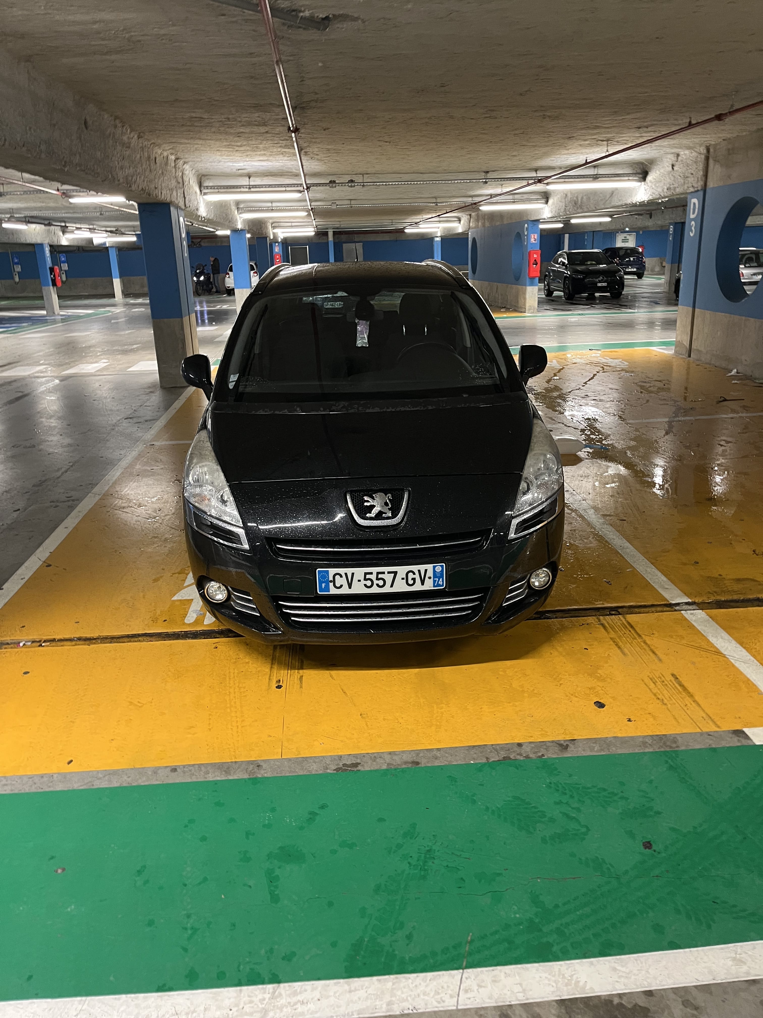 Peugeot e-5008 Allure avec Audio Bluetooth