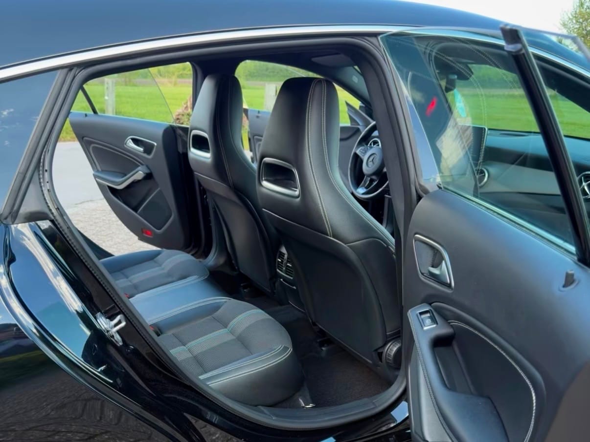 Mercedes-Benz CLA-Klasse Shooting Break mit Kindersitz