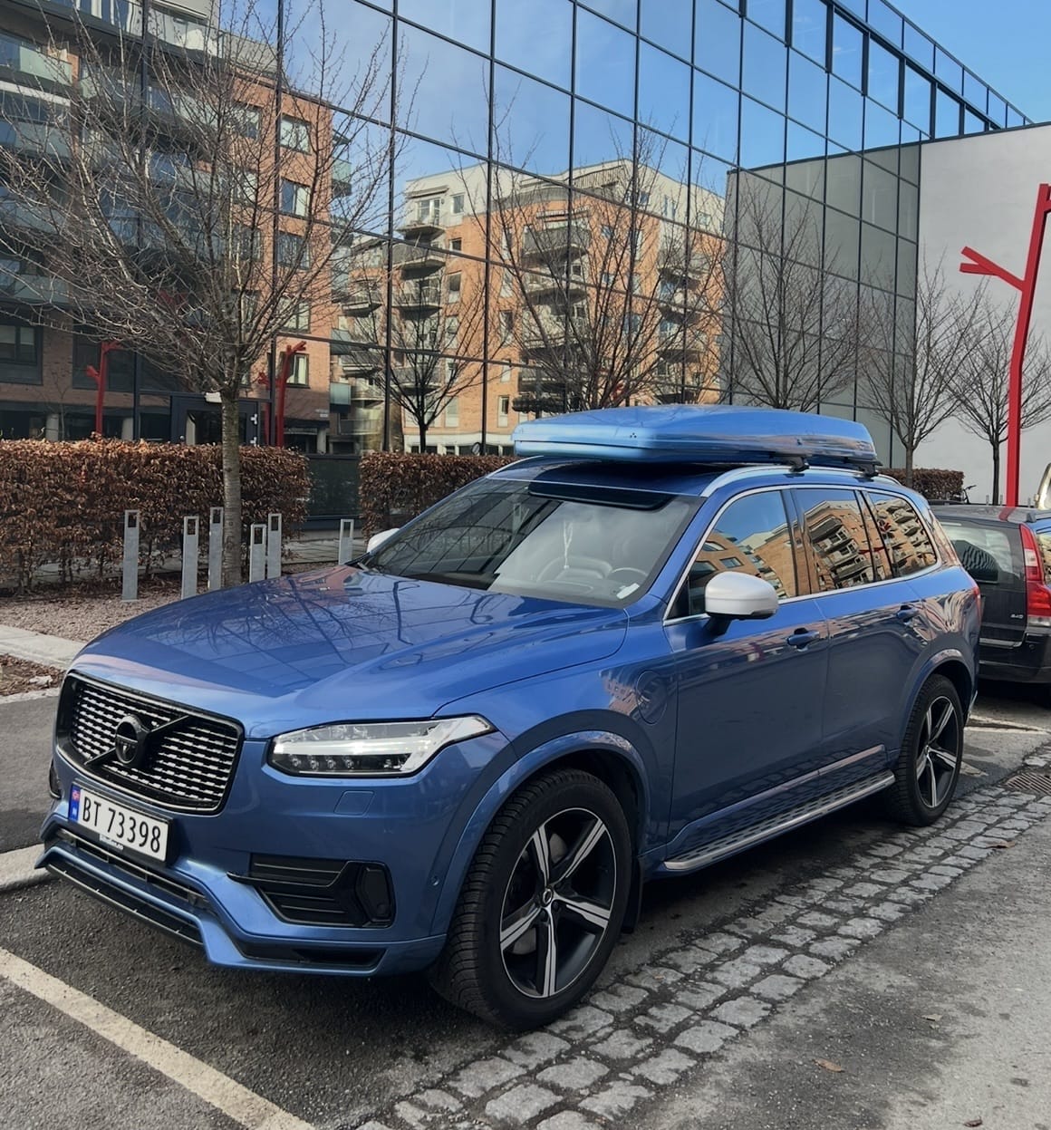 Volvo XC90 T8 R-design, 2017, Blyfri 98 / Electric (hybrid), automatic, 7 seats