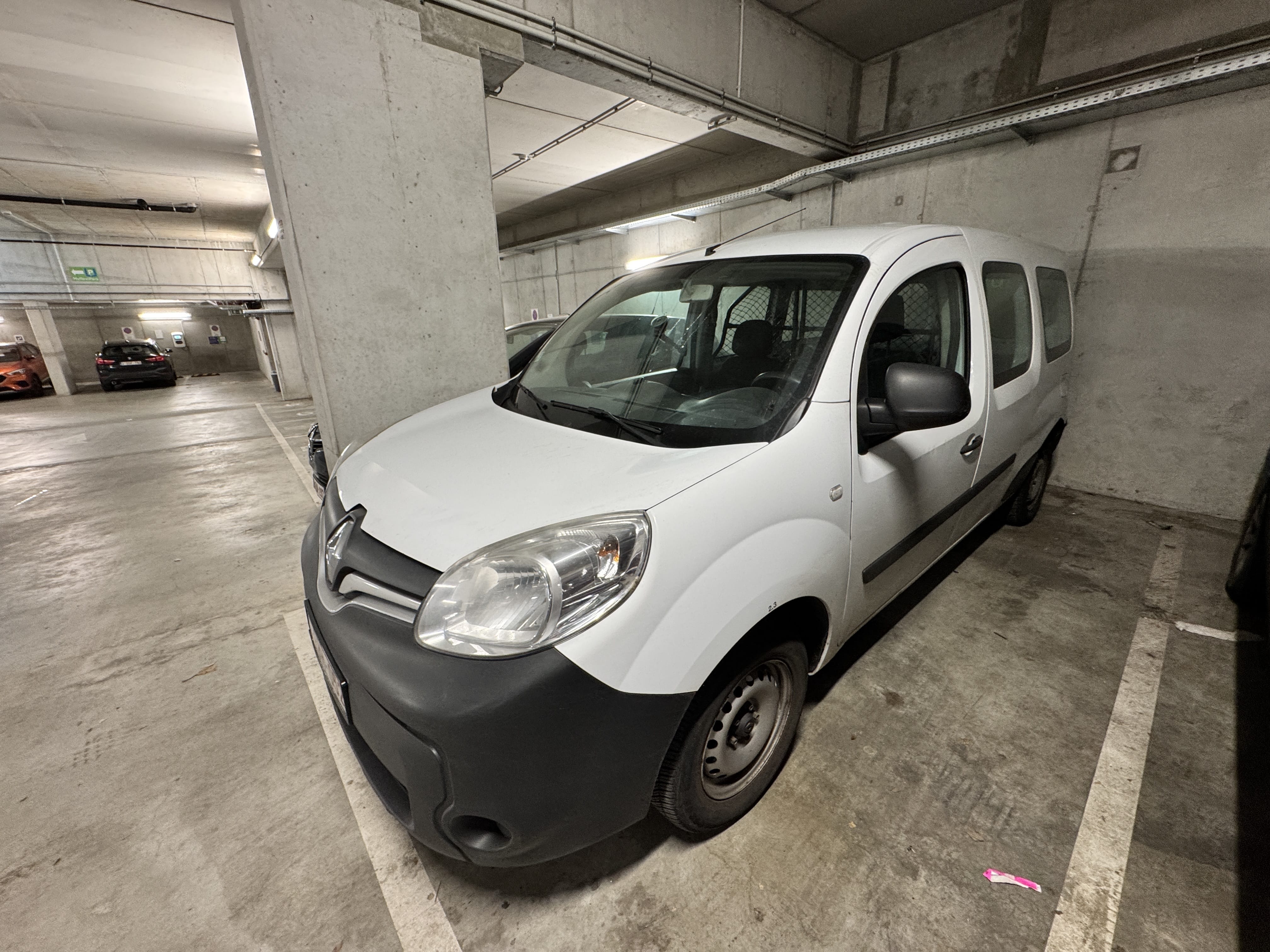 Renault Kangoo Express MAXI - GARE DU MIDI - PARKING BEPARK, 2017, Diesel (B7)