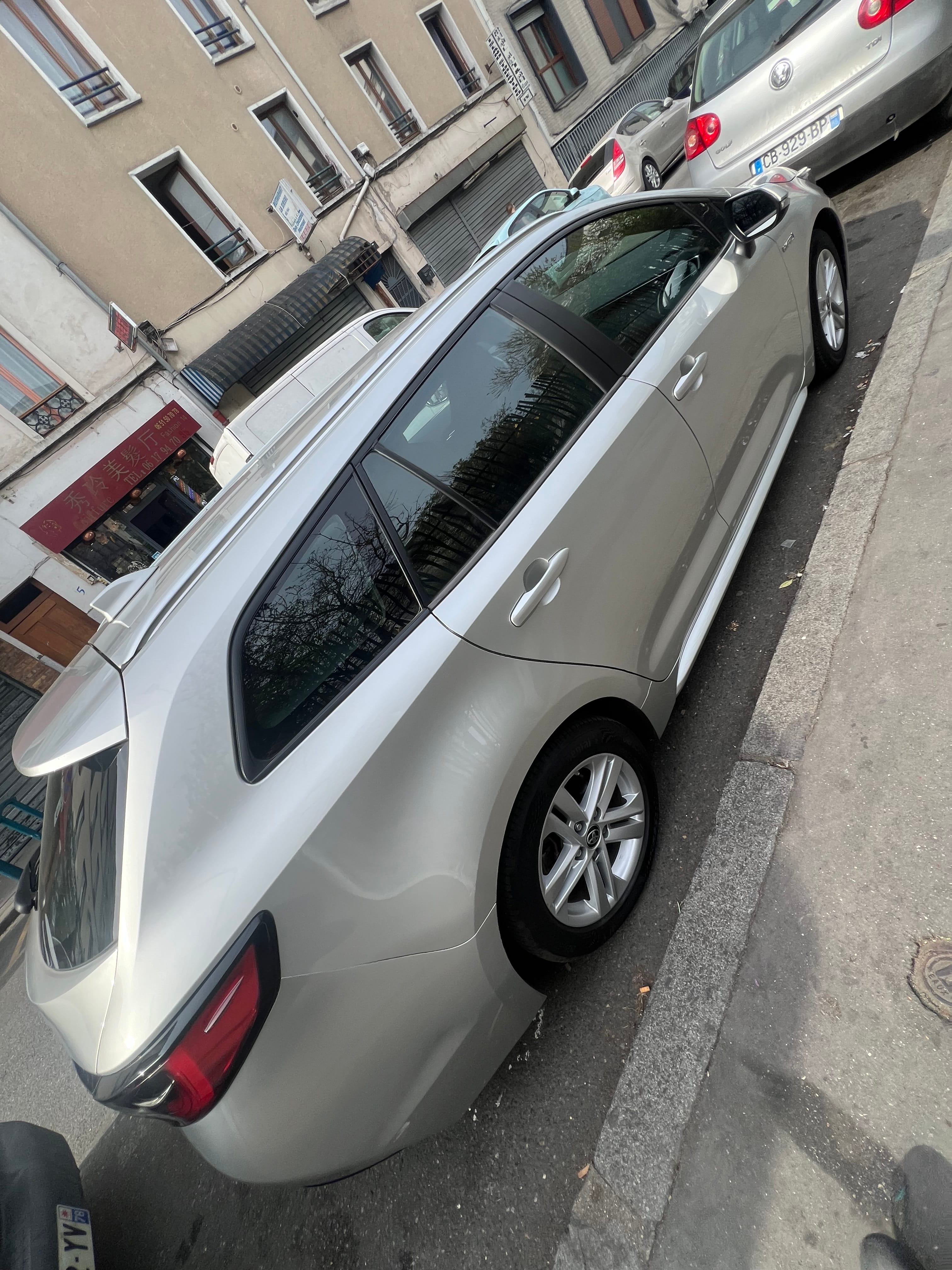 Toyota Corolla Break Hybride avec Climatisation