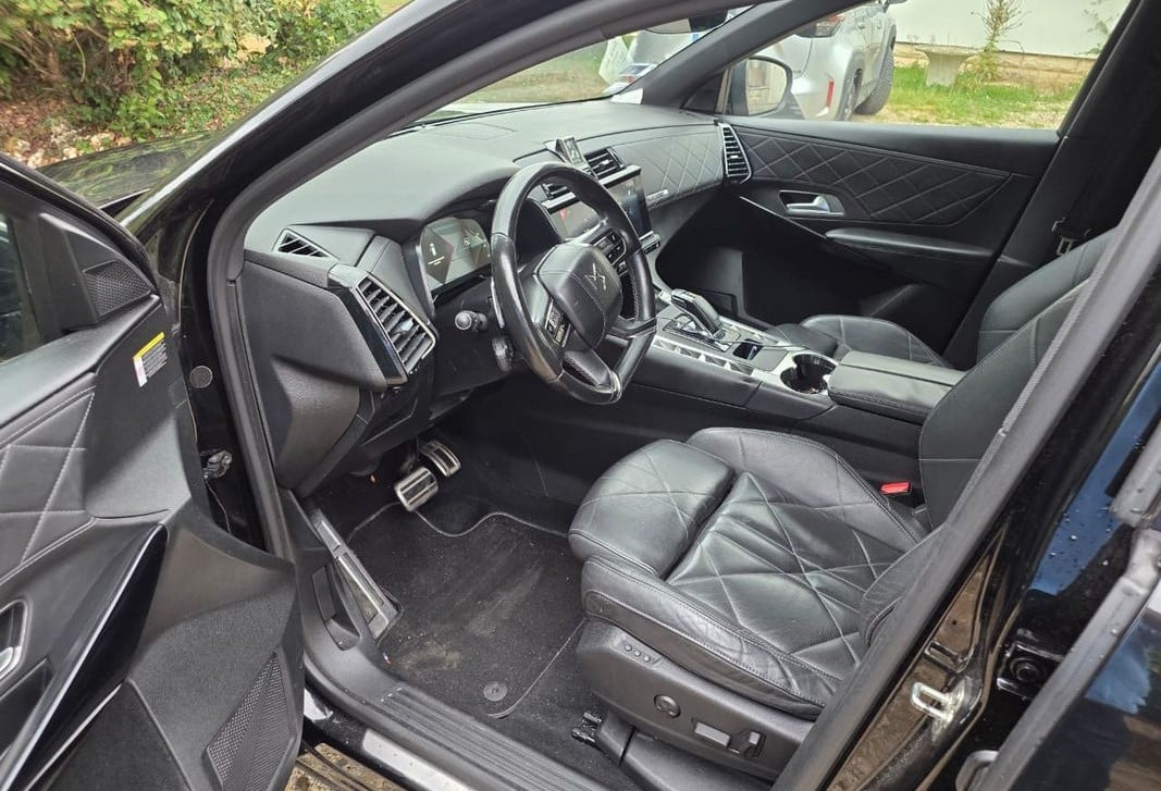 DS 7 with Cruise control