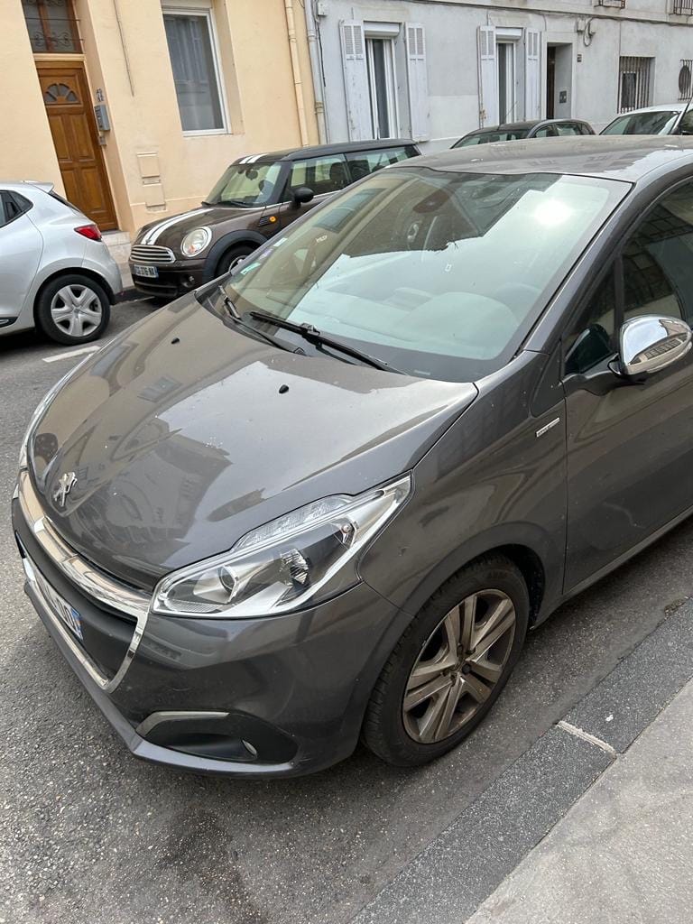 Peugeot 208 con Audio Bluetooth