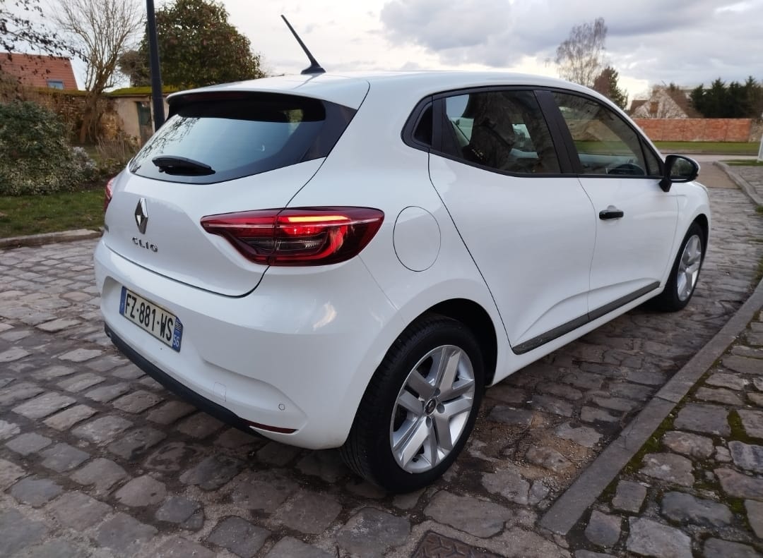 Renault Clio + Options Coffre de toit + siège enfant avec Caméra de recul