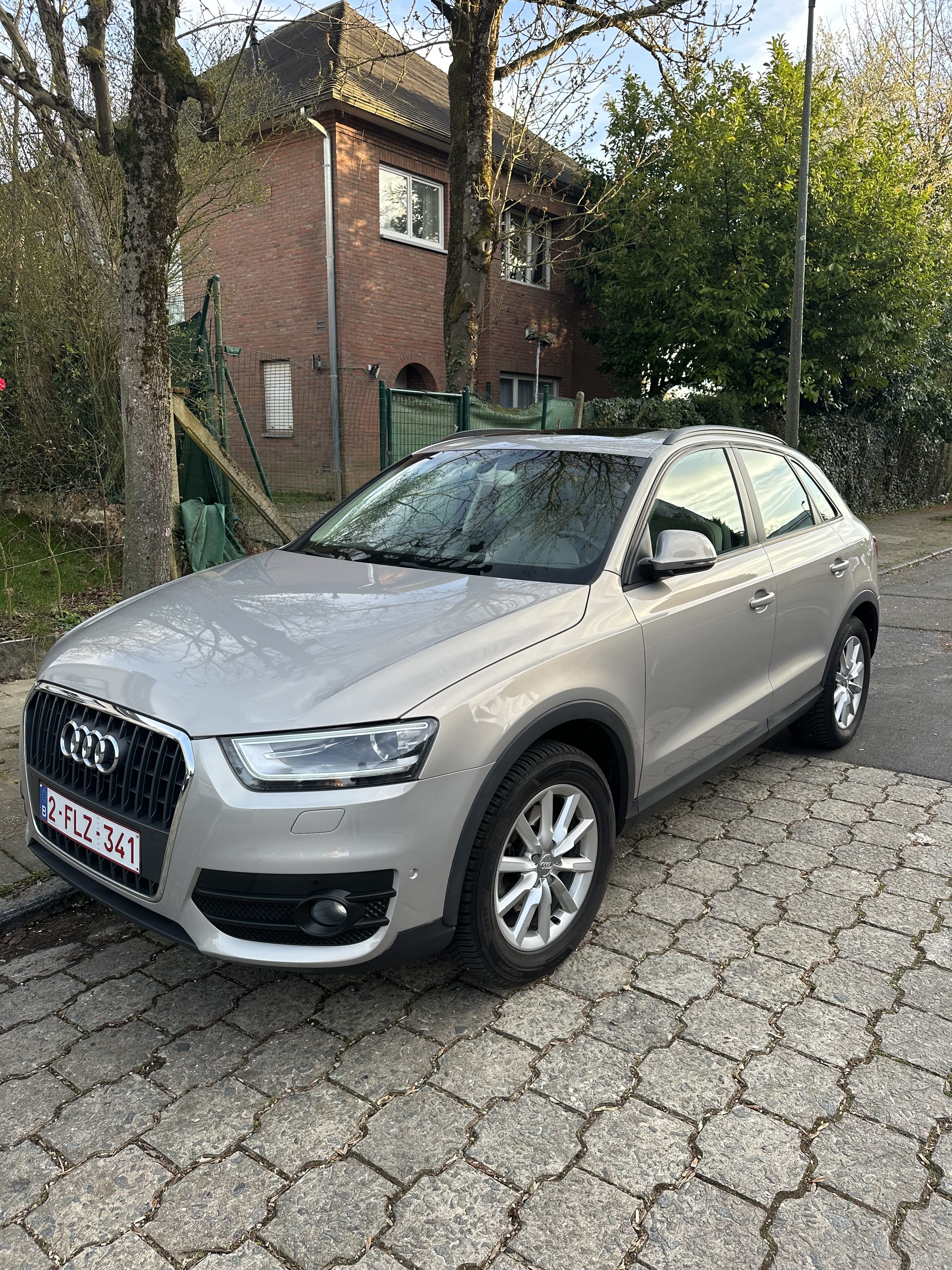 Audi Q3 (1.4 TFSI) intérieur cuir |, 2014, Euro 95 (E10), automatisch