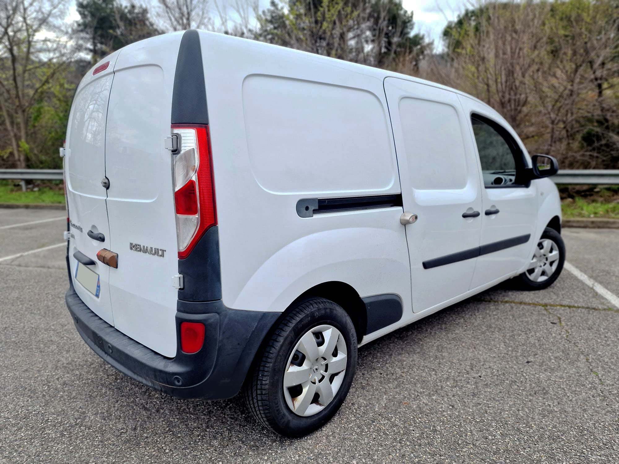 Renault Kangoo Express MAXI -PROCHE  TRAM ET BUS avec GPS