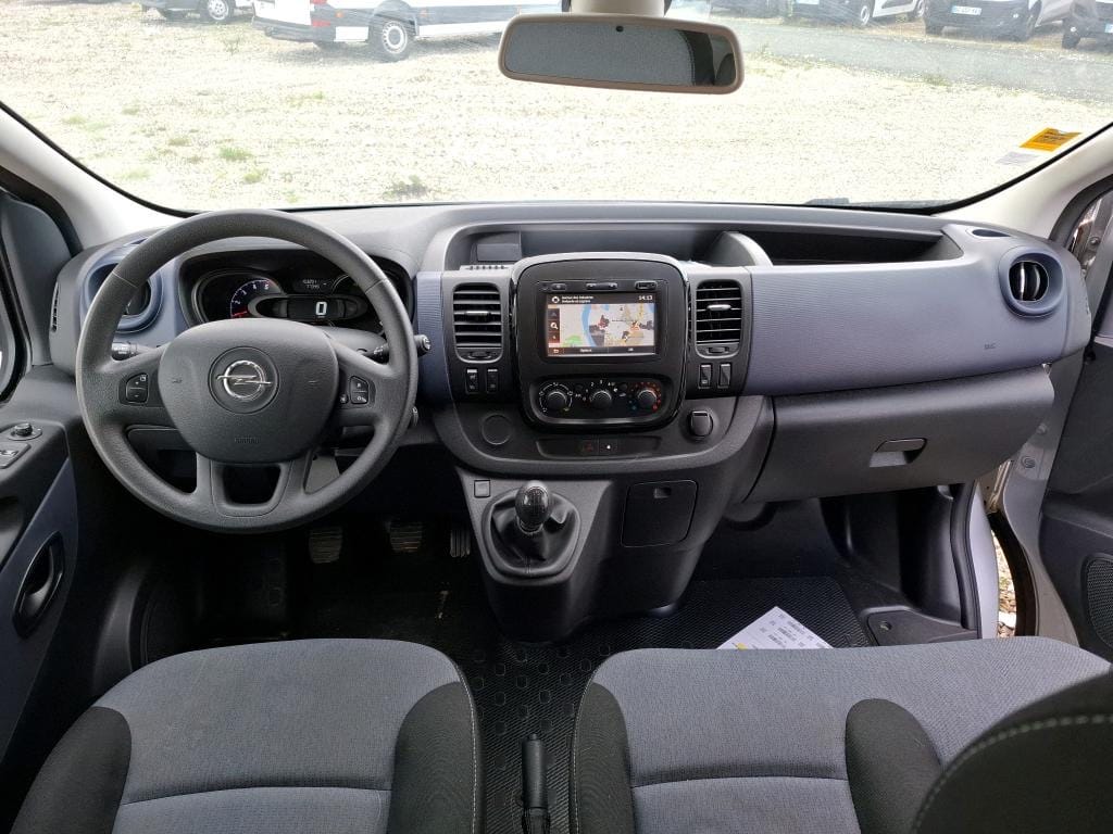 Opel Vivaro Combi avec Climatisation
