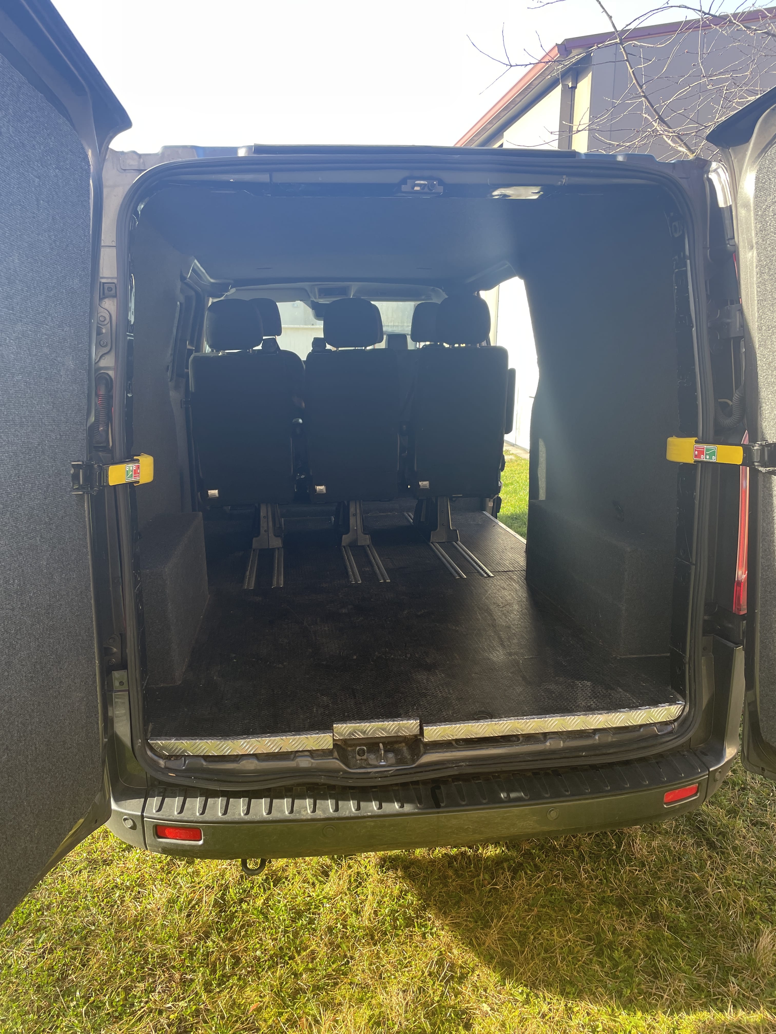Ford Transit Custom Kombi avec Entrée audio / iPod