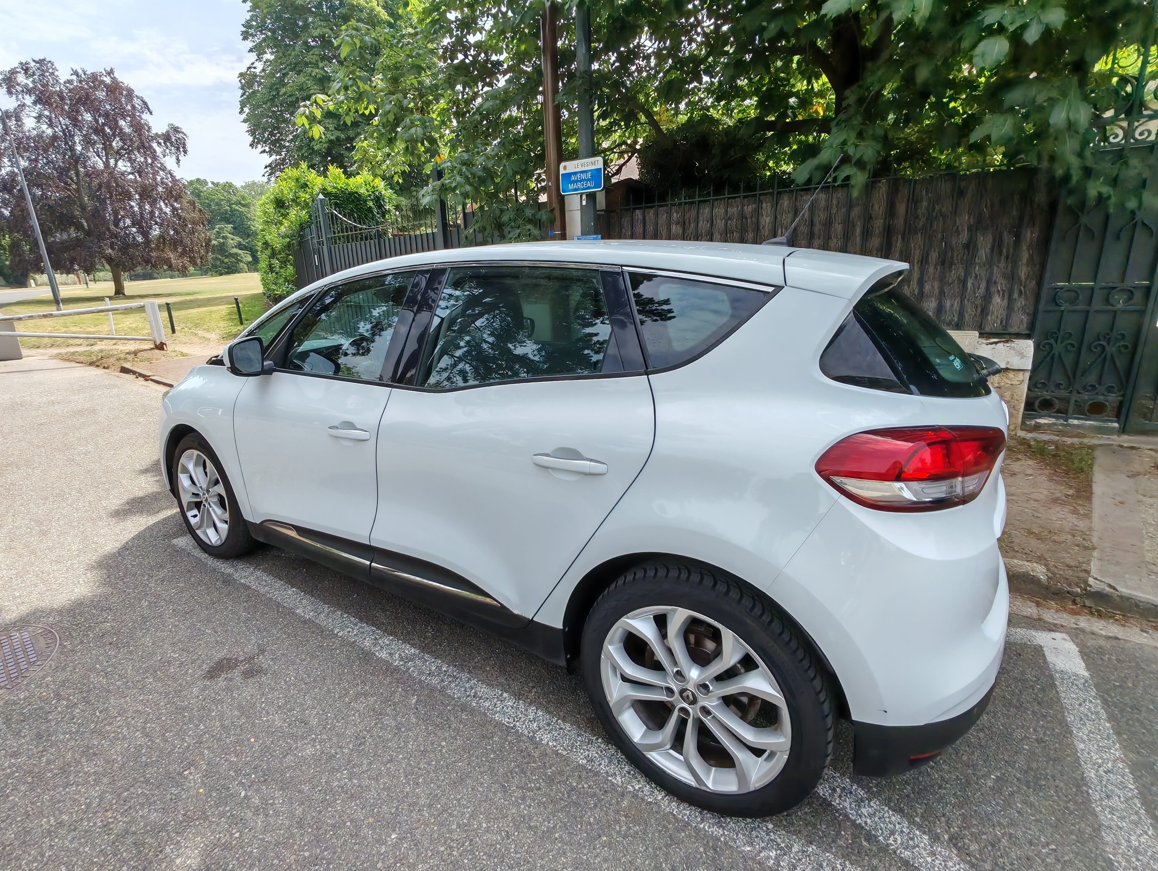 Renault Scenic Familiale / Grand Coffre / Android Auto avec GPS
