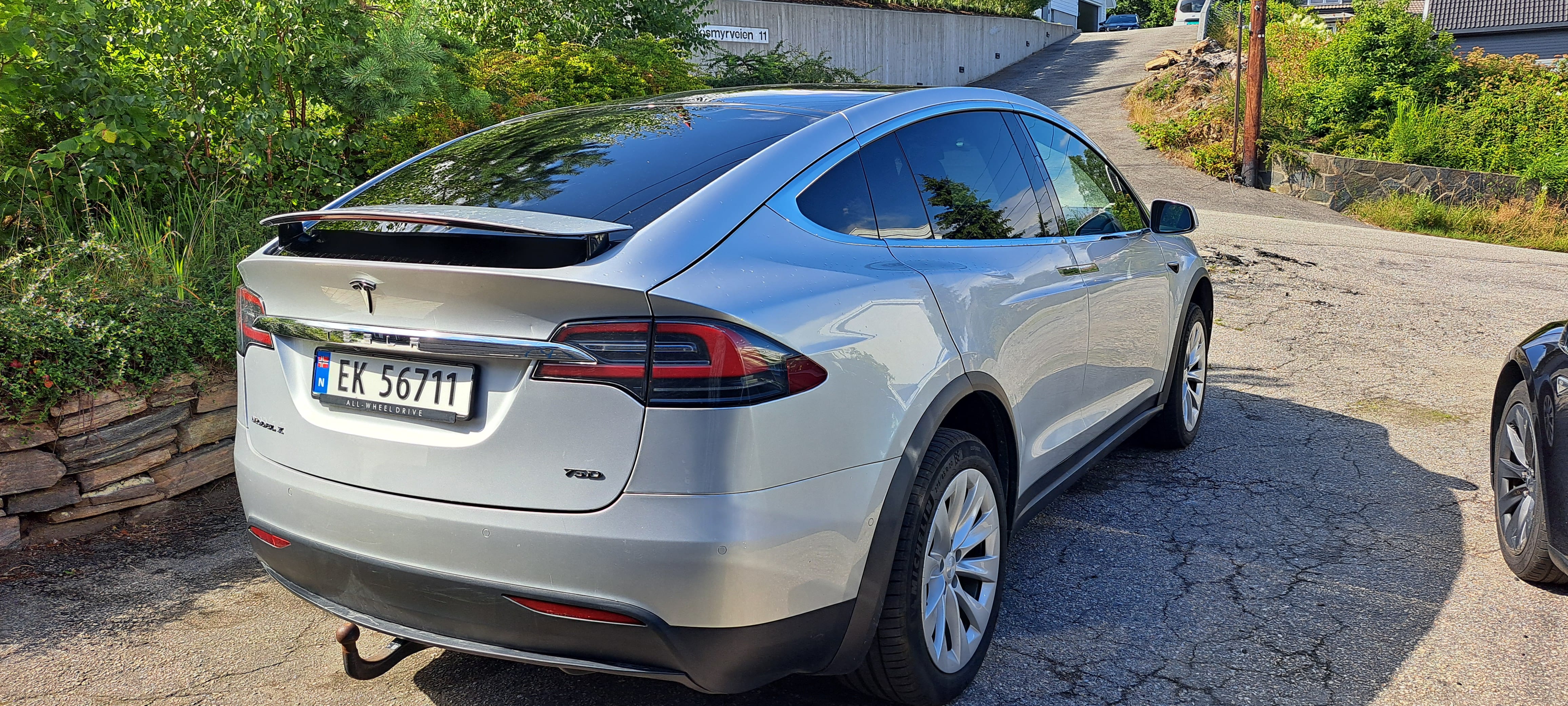 Tesla Model X med GPS