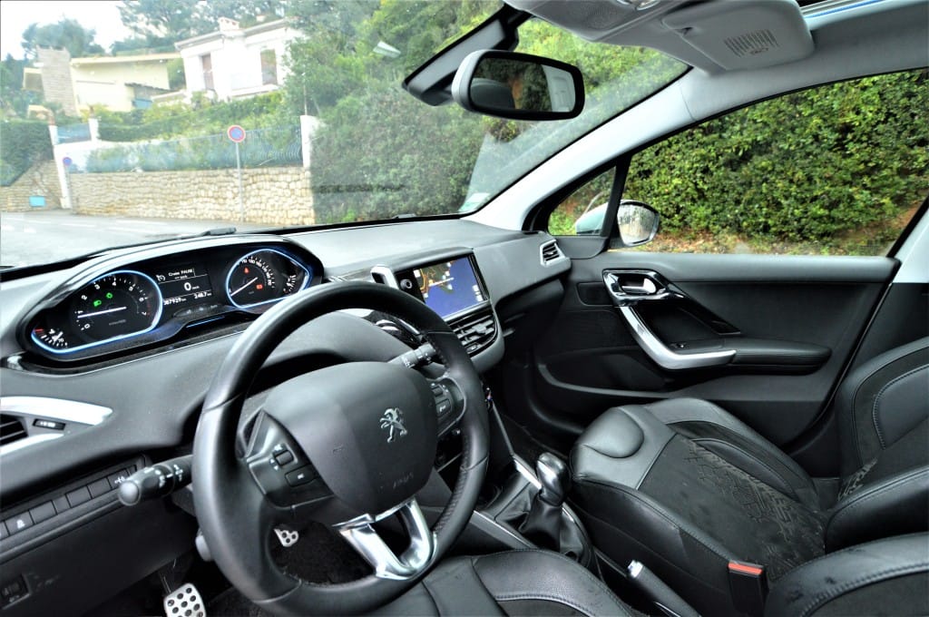 Peugeot 208 with GPS