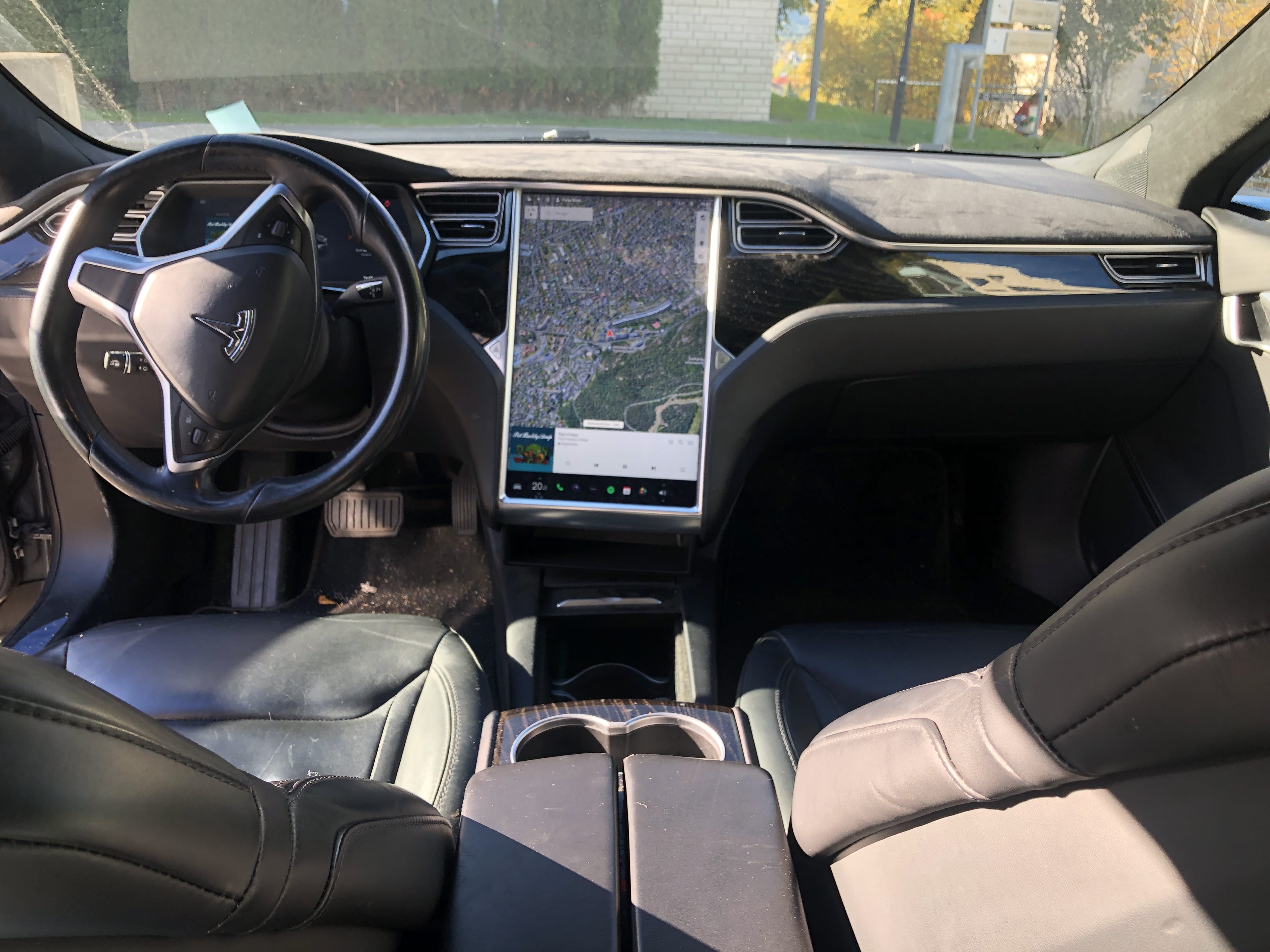 Tesla Model S med Cruisekontroll