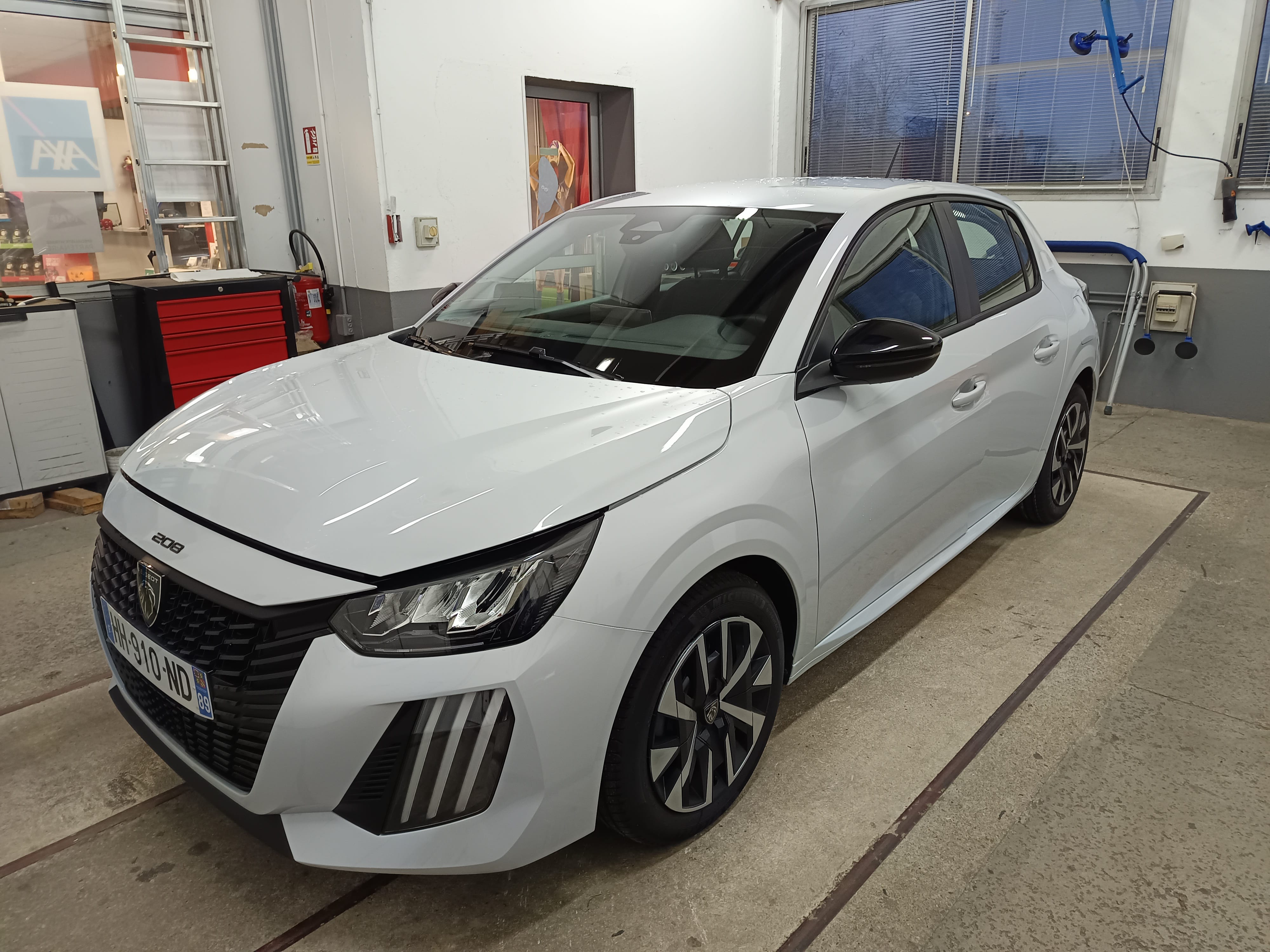 Peugeot 208, 2025, Essence 95